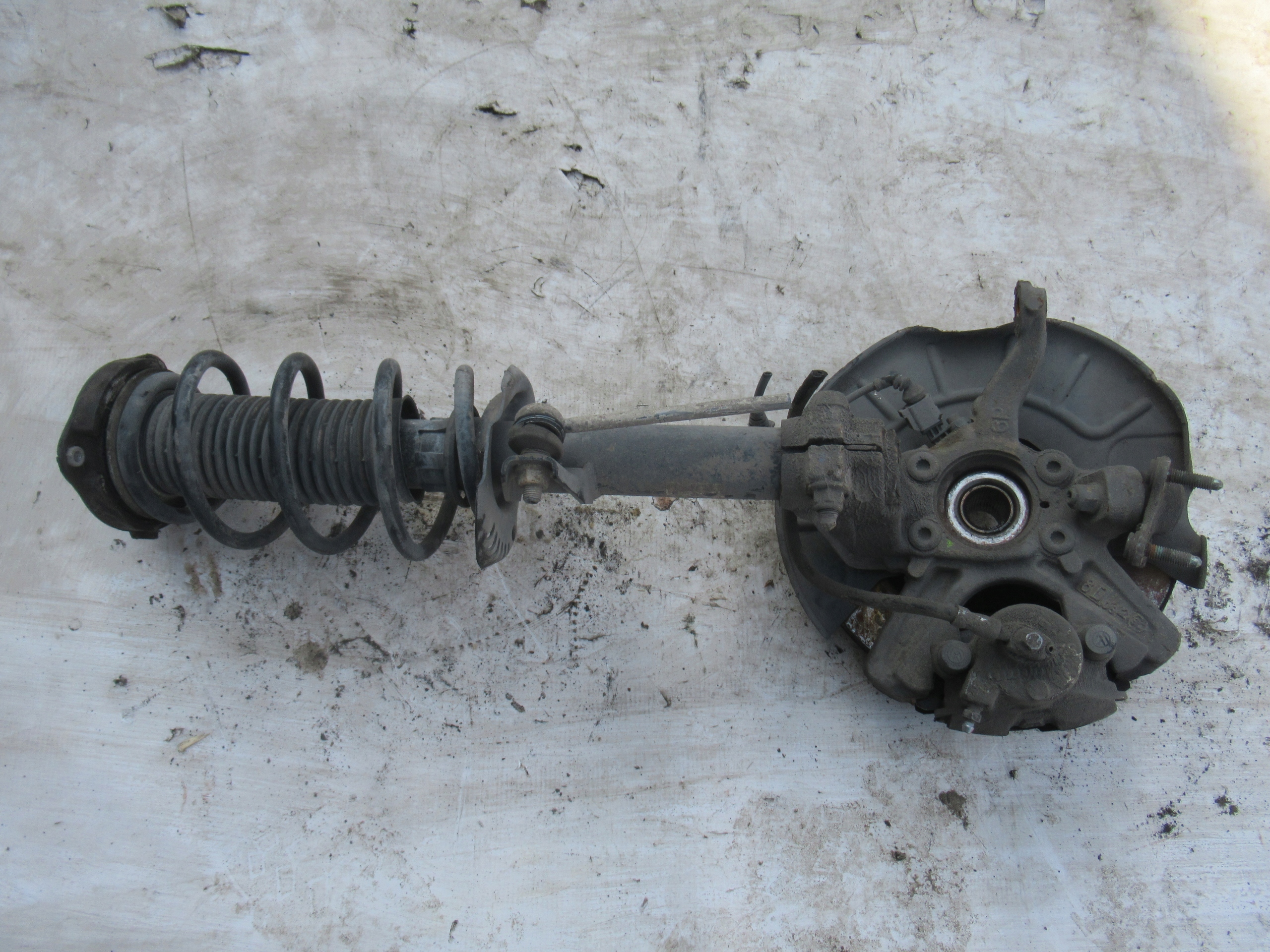 PRAVÝ OTOČ MCPHERSON VW TOURAN I 2.0 BENZIN