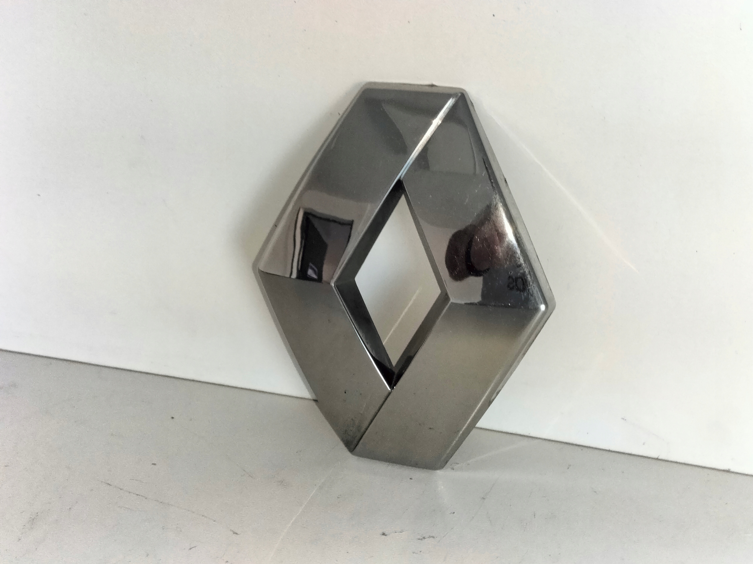 ZNAK EMBLEM ZNAK ZADNEJ KAPOTY RENAULT MEGANE IV 16- KOMBI SCENIC IV