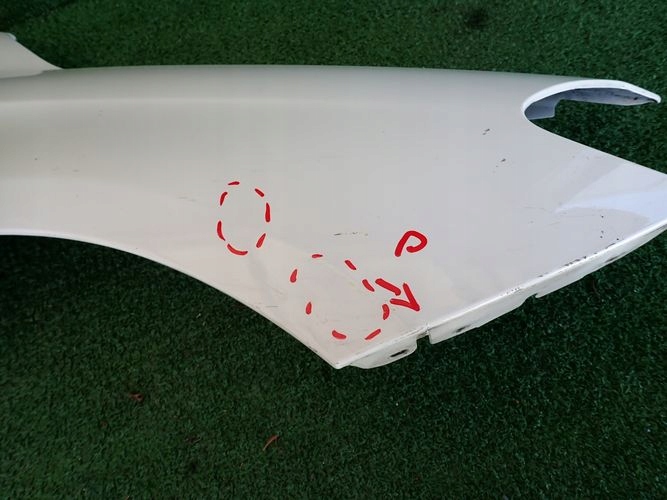 MERCEDES W246 B-KLASA 12- PRAVY PREDNY BLATNIK