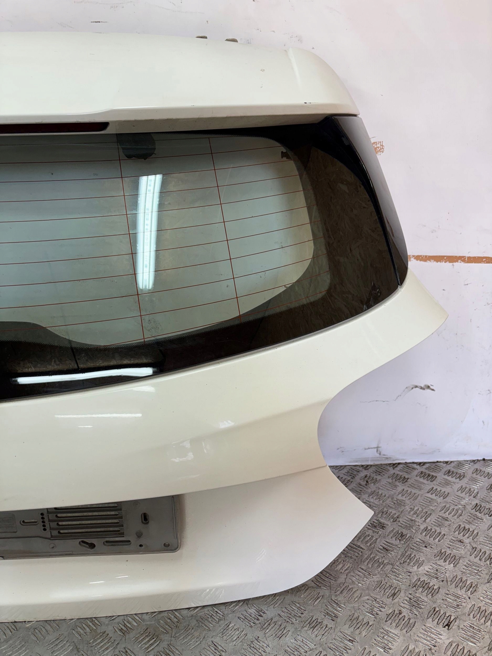 ZADNÁ KAPOTA MERCEDES A KLASA W176 12-
