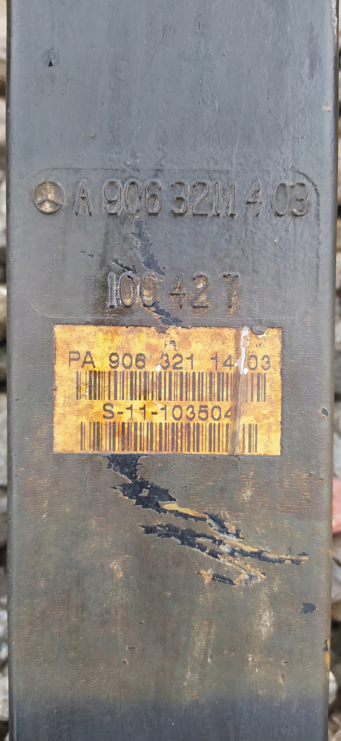 MERCEDES SPRINTER W 906 9063211403 PREDNÉ LISTOVÉ PERO