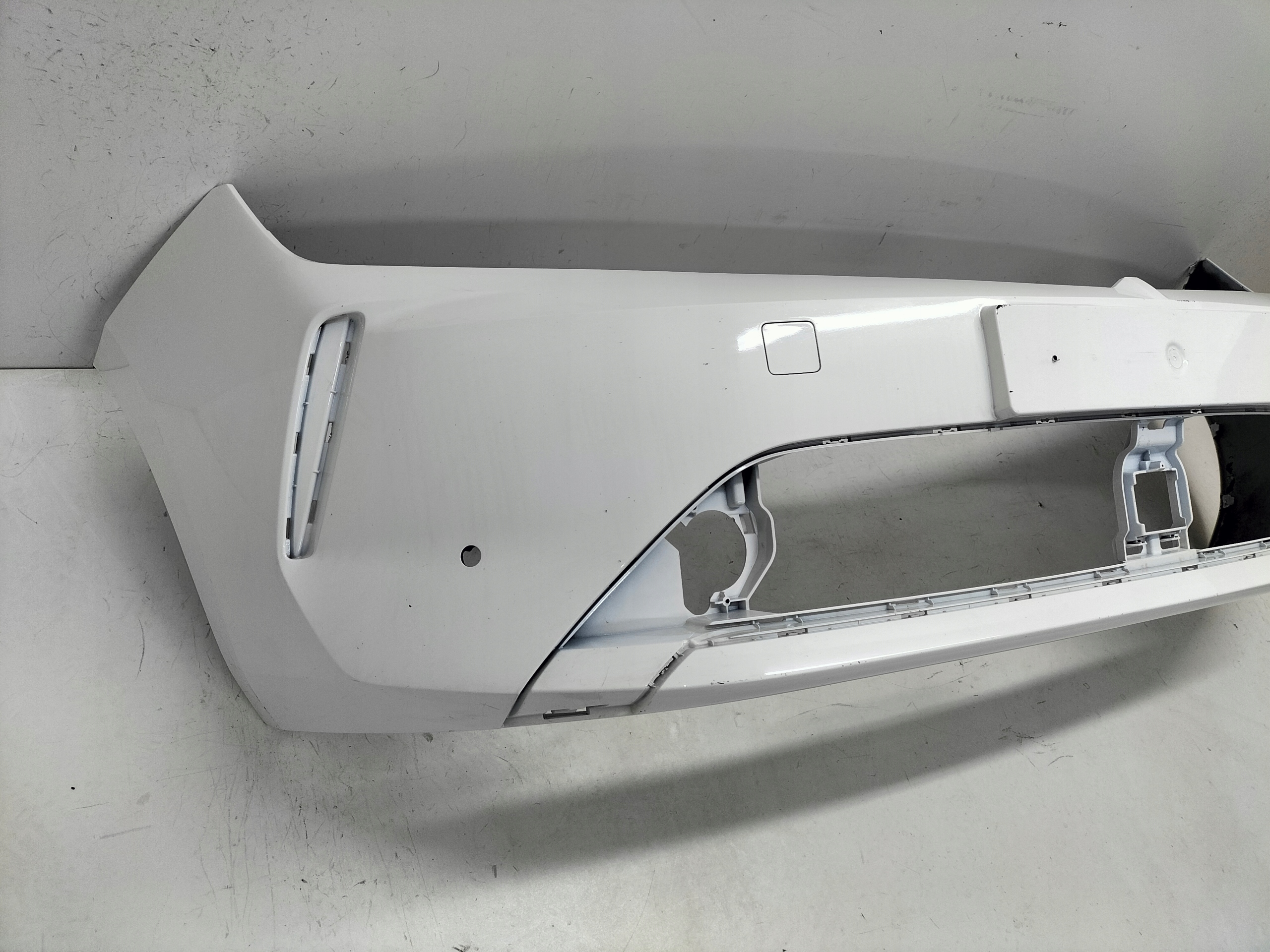 PREDNÝ NÁRAZNÍK OPEL ASTRA VI L 22-