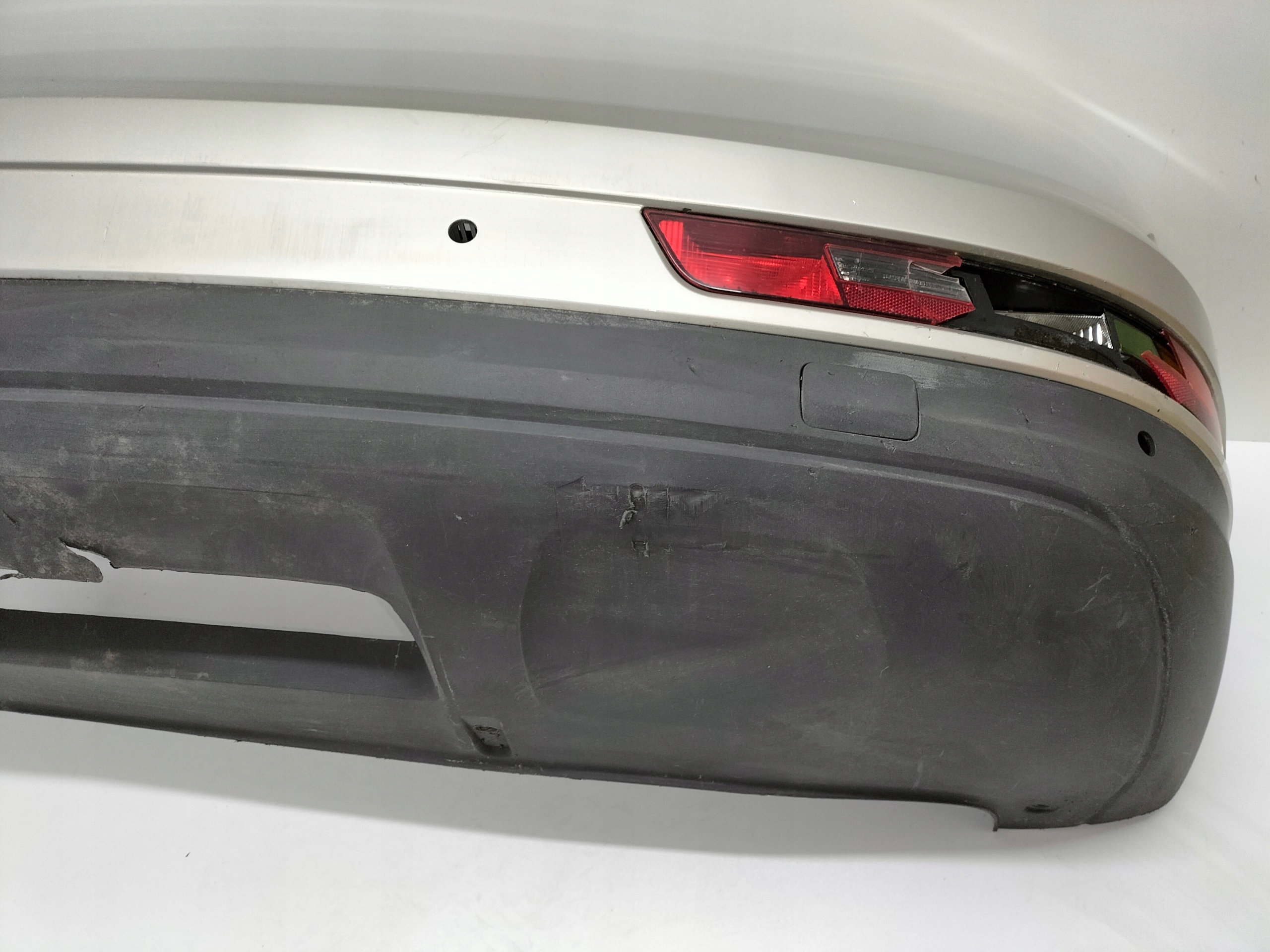 ZADNÝ NÁRAZNÍK AUDI Q3 8U 11-15