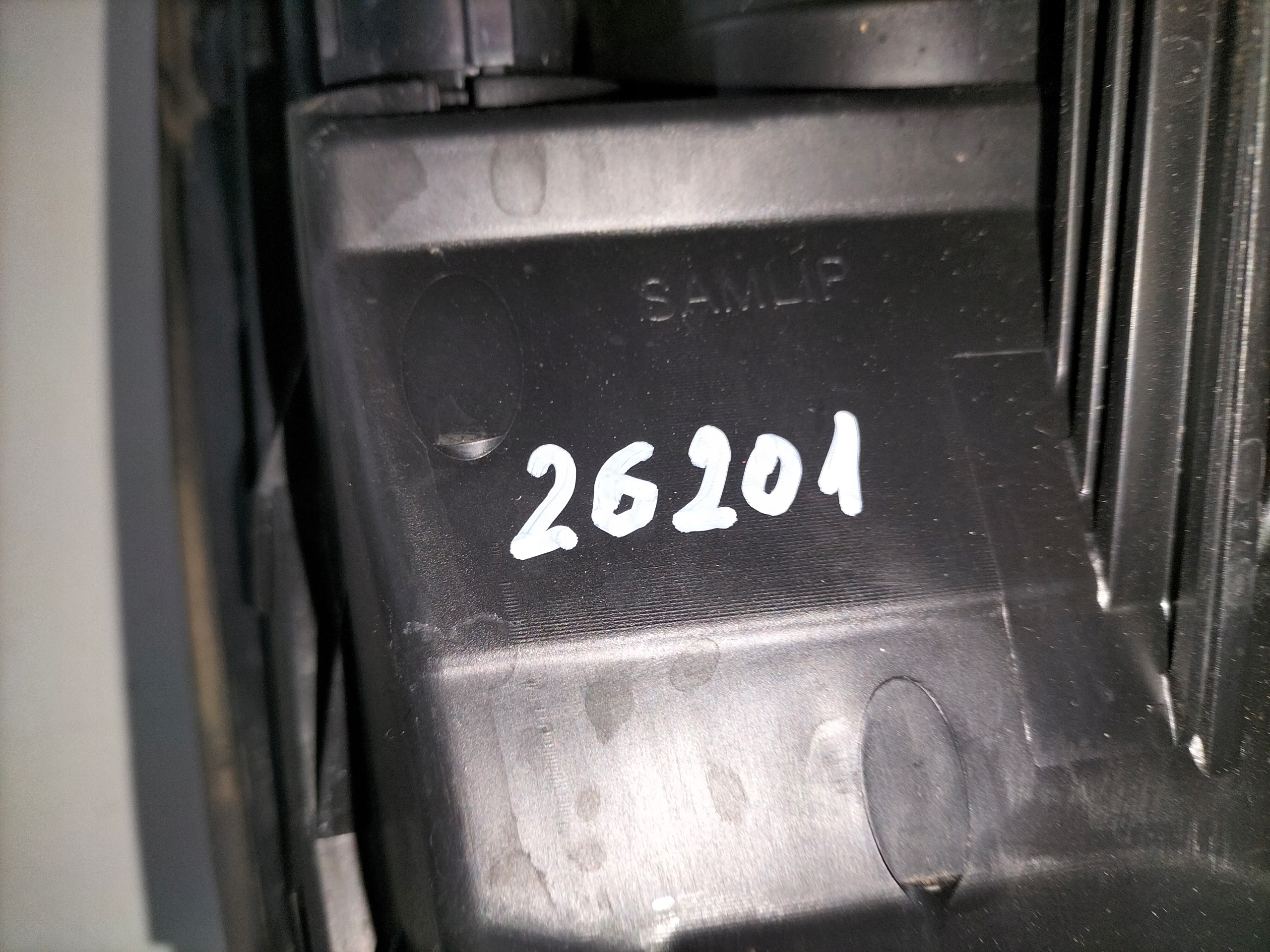 LAVE PREDNE SVETLO HYUNDAI IX20 10-