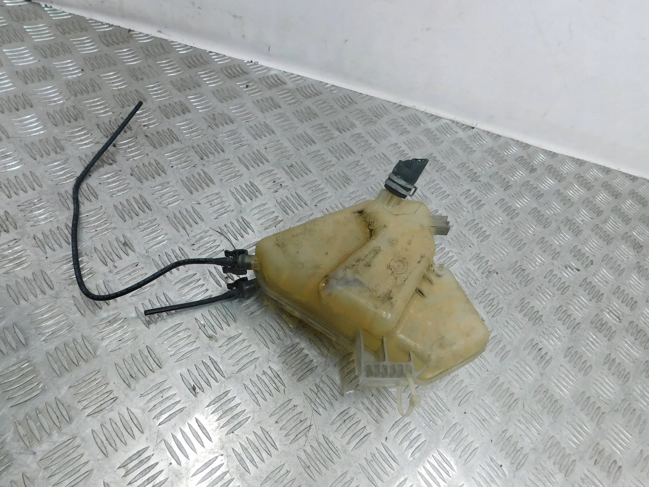 VYROVNAVACIA NADOBKA FORD B-MAX 1.6 TDCI