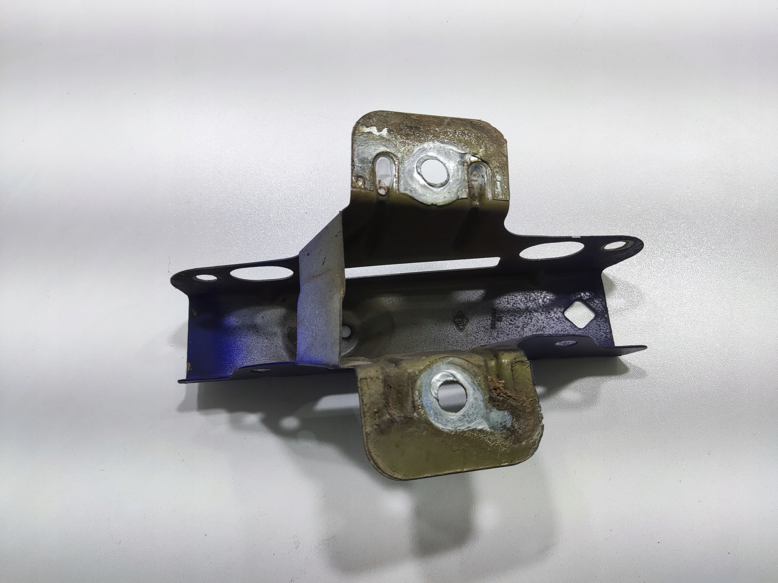DRZIAK LAVEHO PREDNEHO BLATNIKA TRAFIC II VIVARO A 2001-2006