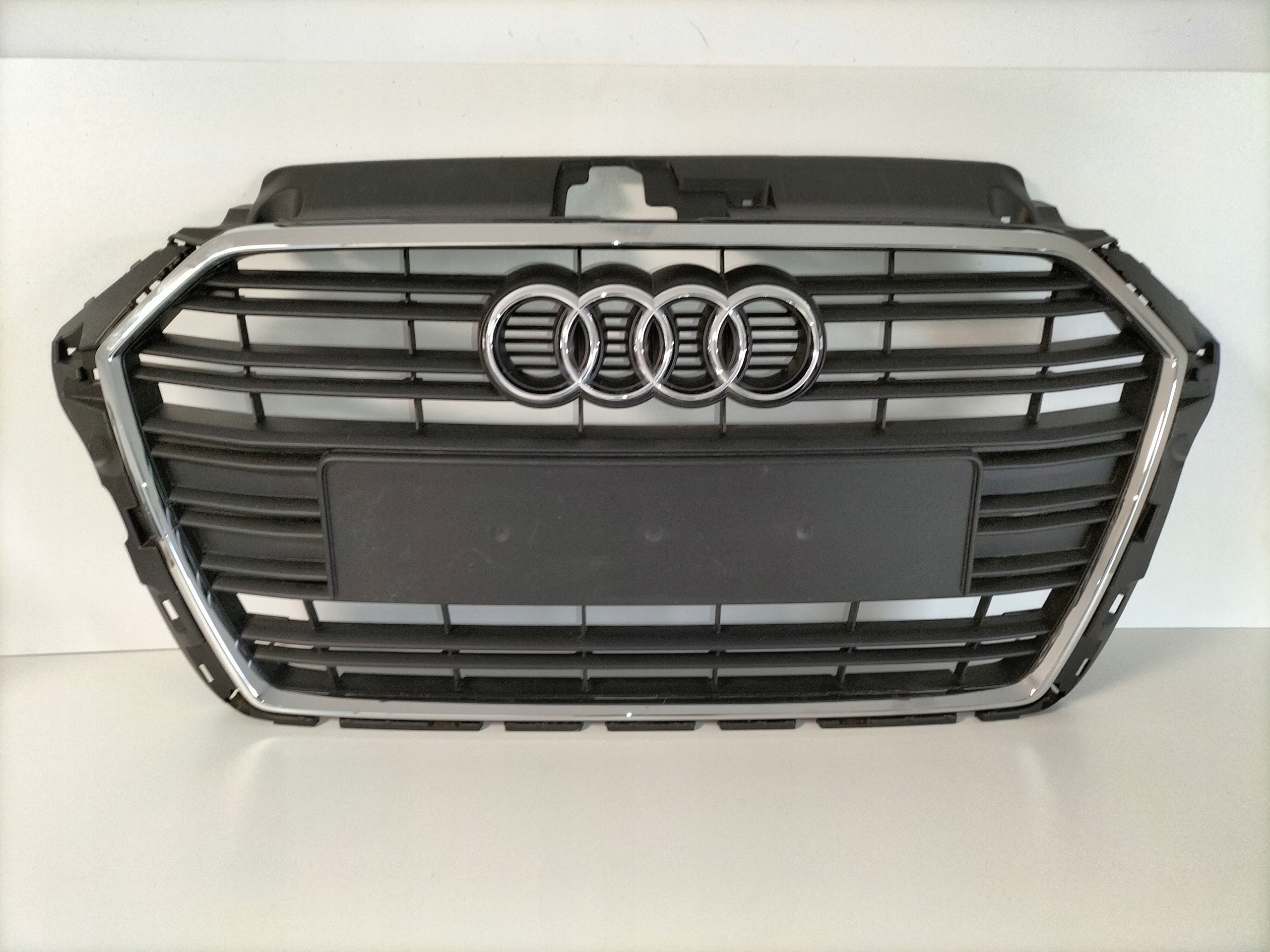 MRIEZKA LISTA AUDI A3 8V LIFT 16- HB
