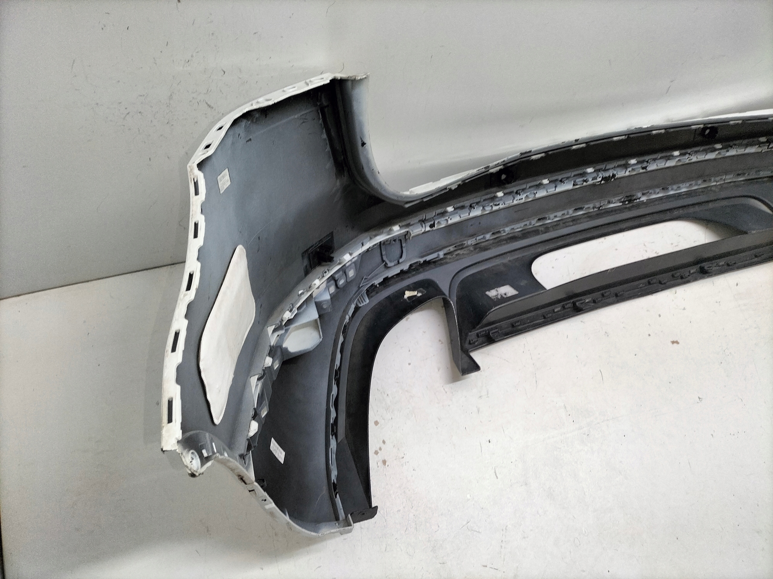 ZADNÝ NÁRAZNÍK VW TOUAREG 7P LIFT 14-18 R-LINE