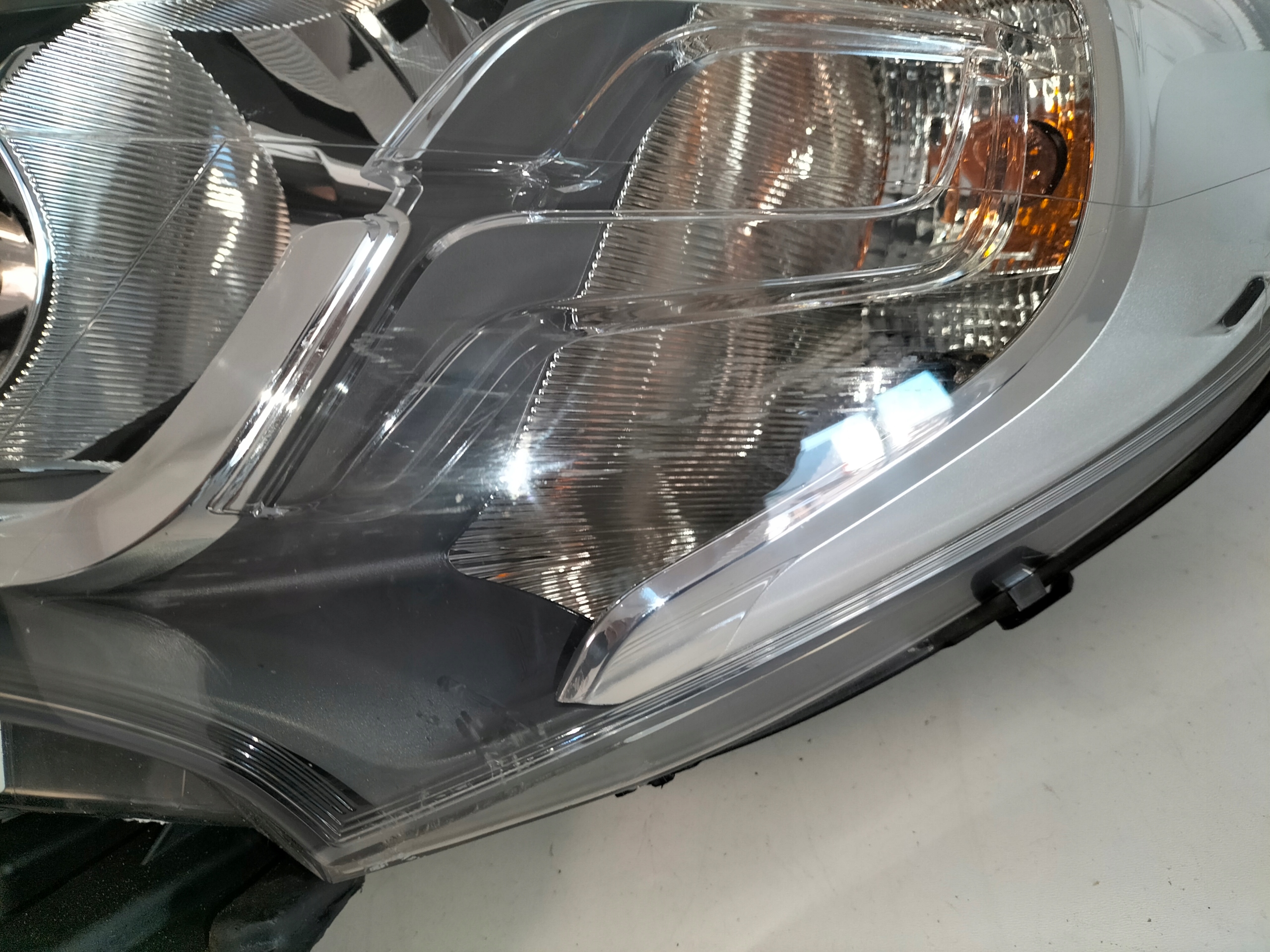 LAVE PREDNE SVETLO FIAT DOBLO II LIFT 15-