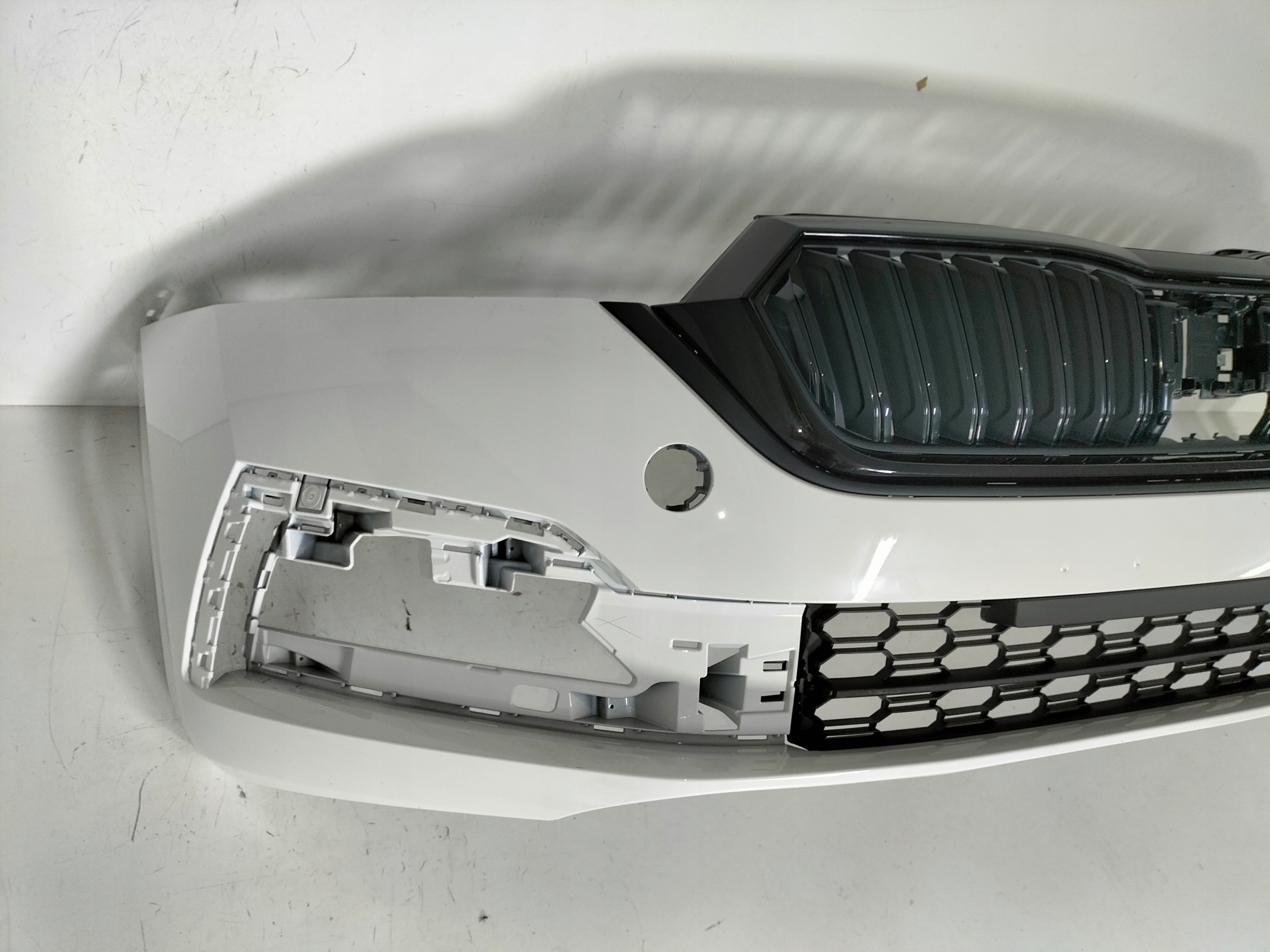 PREDNÝ NÁRAZNÍK SKODA OCTAVIA 4 IV 19-