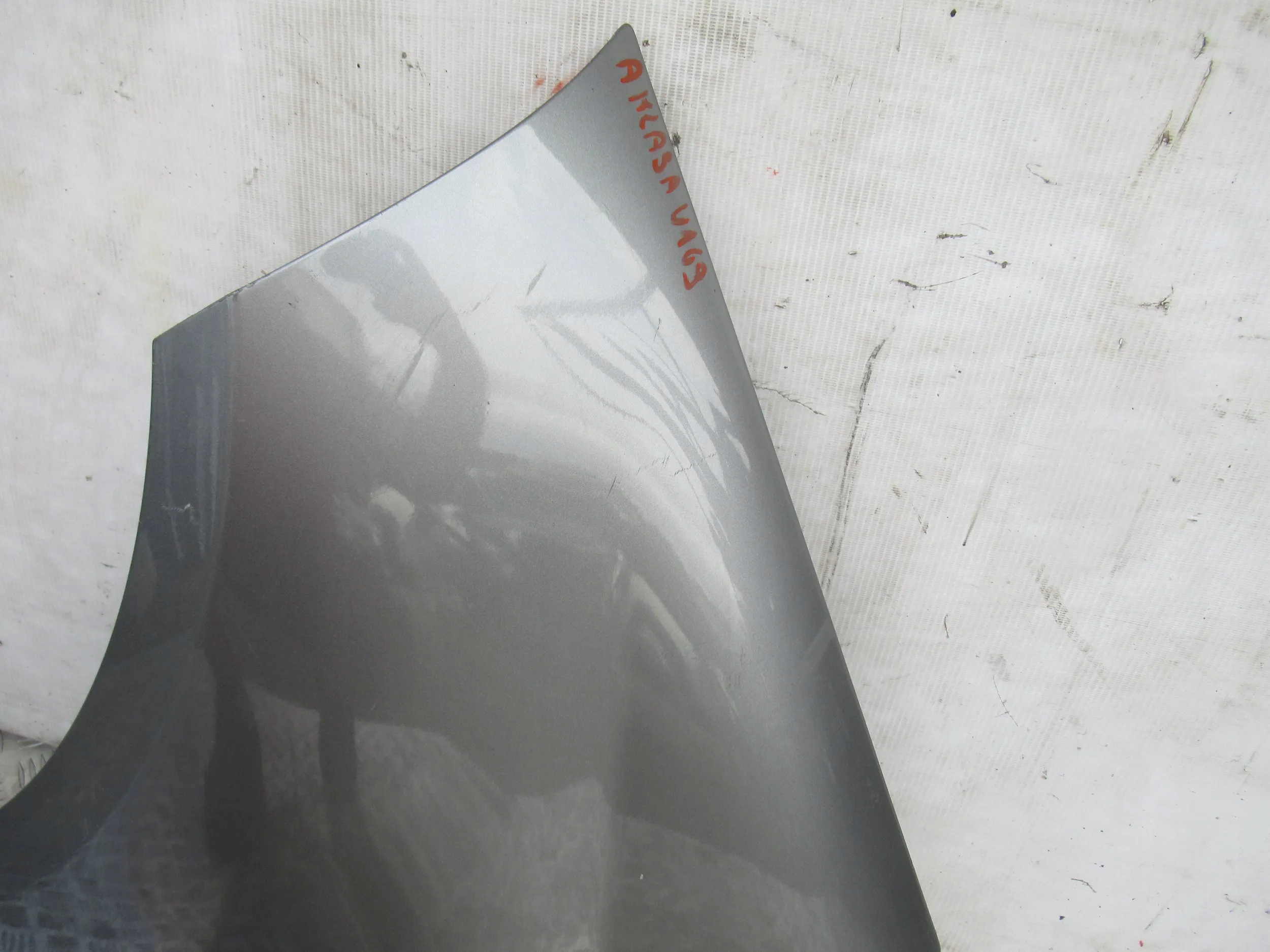 BLATNIK PREDNÝ LAVY MERCEDES A KLASA W169