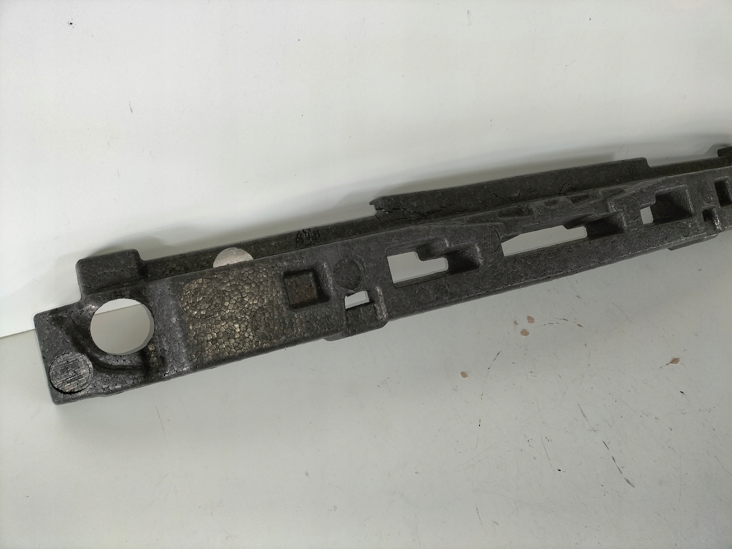ABSORBER VÝSTUHA PREDNÉHO NÁRAZNÍKA OPEL KARL 15-