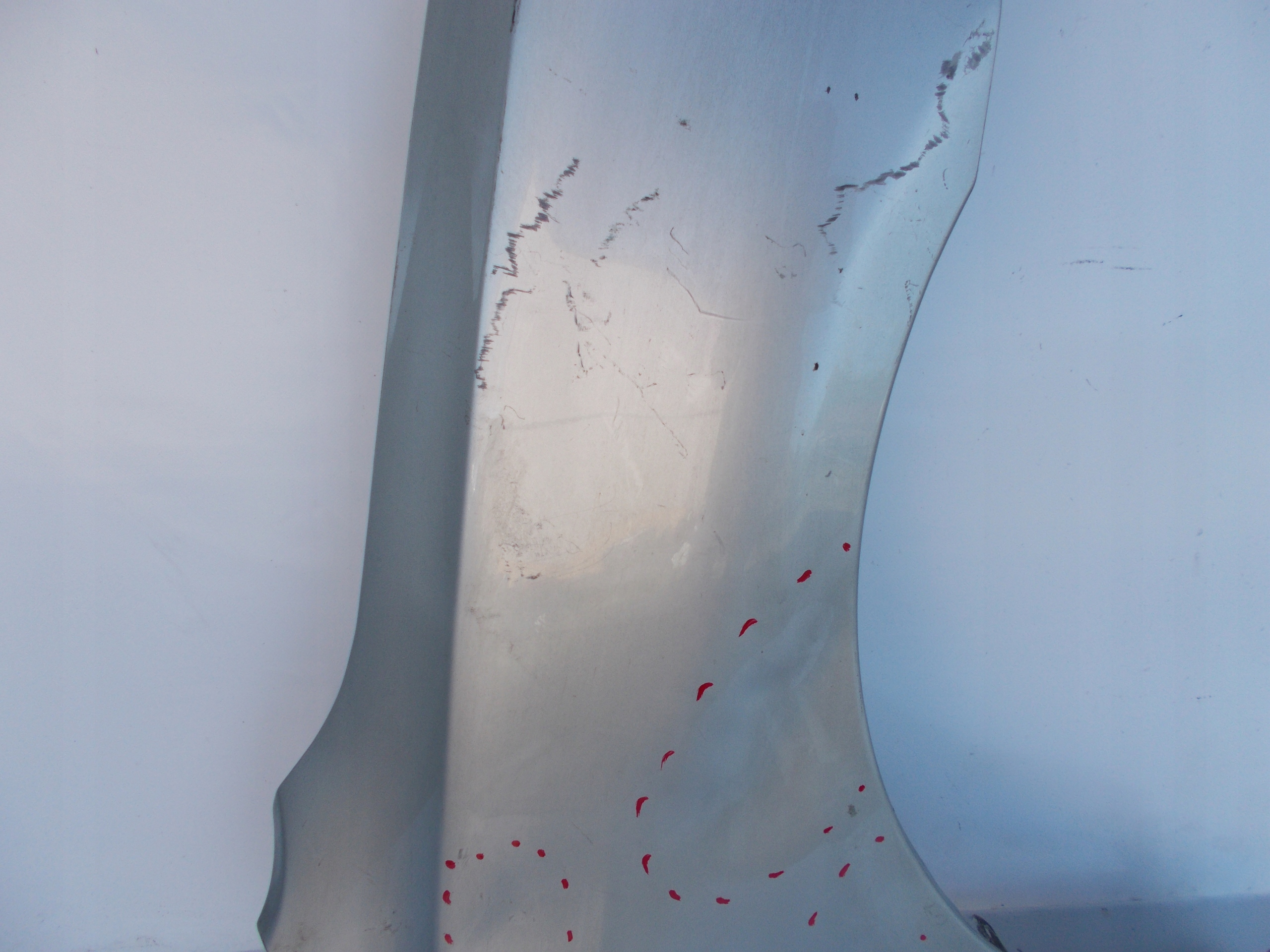 PRAVY PREDNY BLATNIK TOYOTA AVENSIS T25 03-