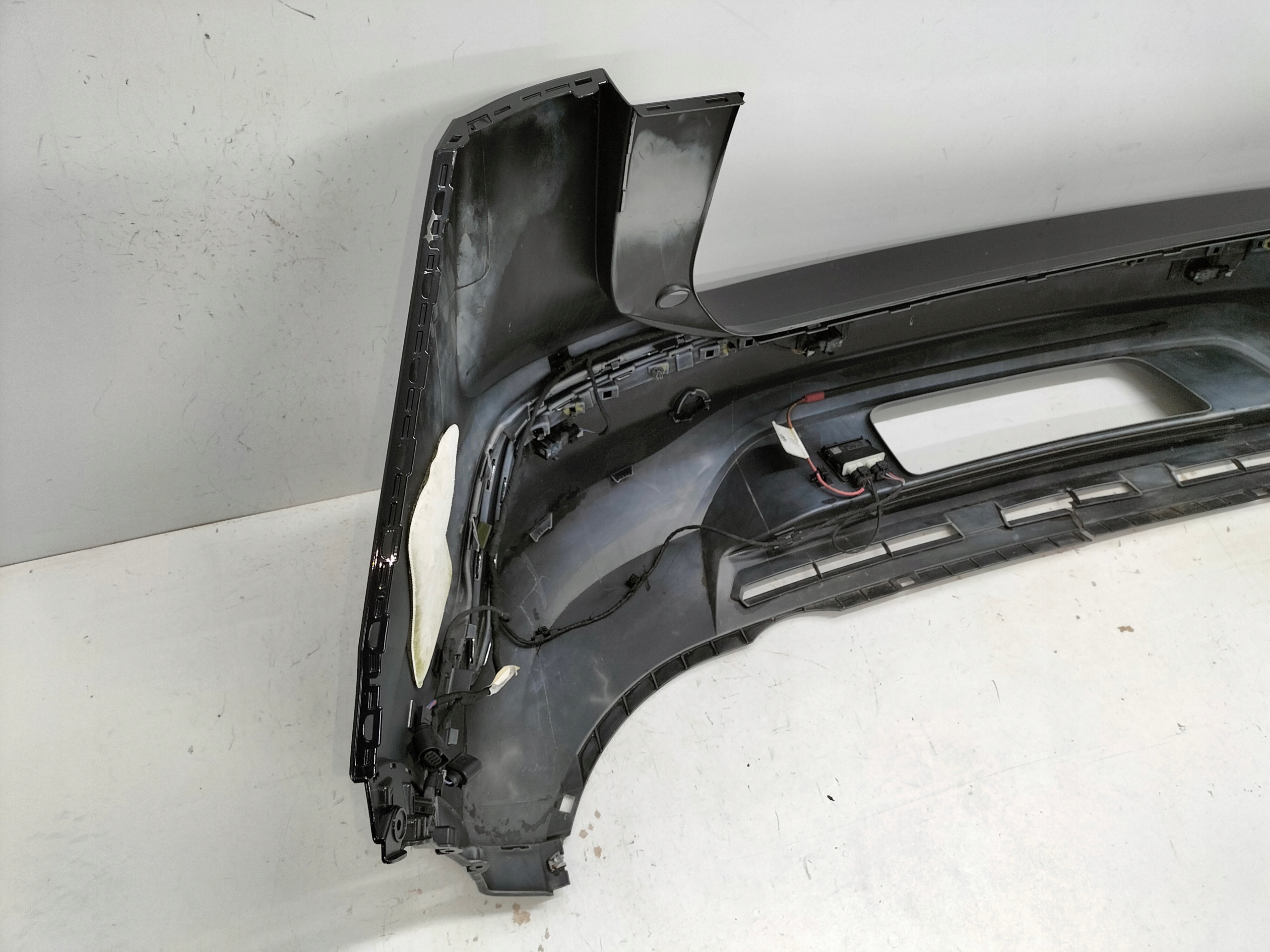 ZADNÝ NÁRAZNÍK VW TIGUAN III 24-
