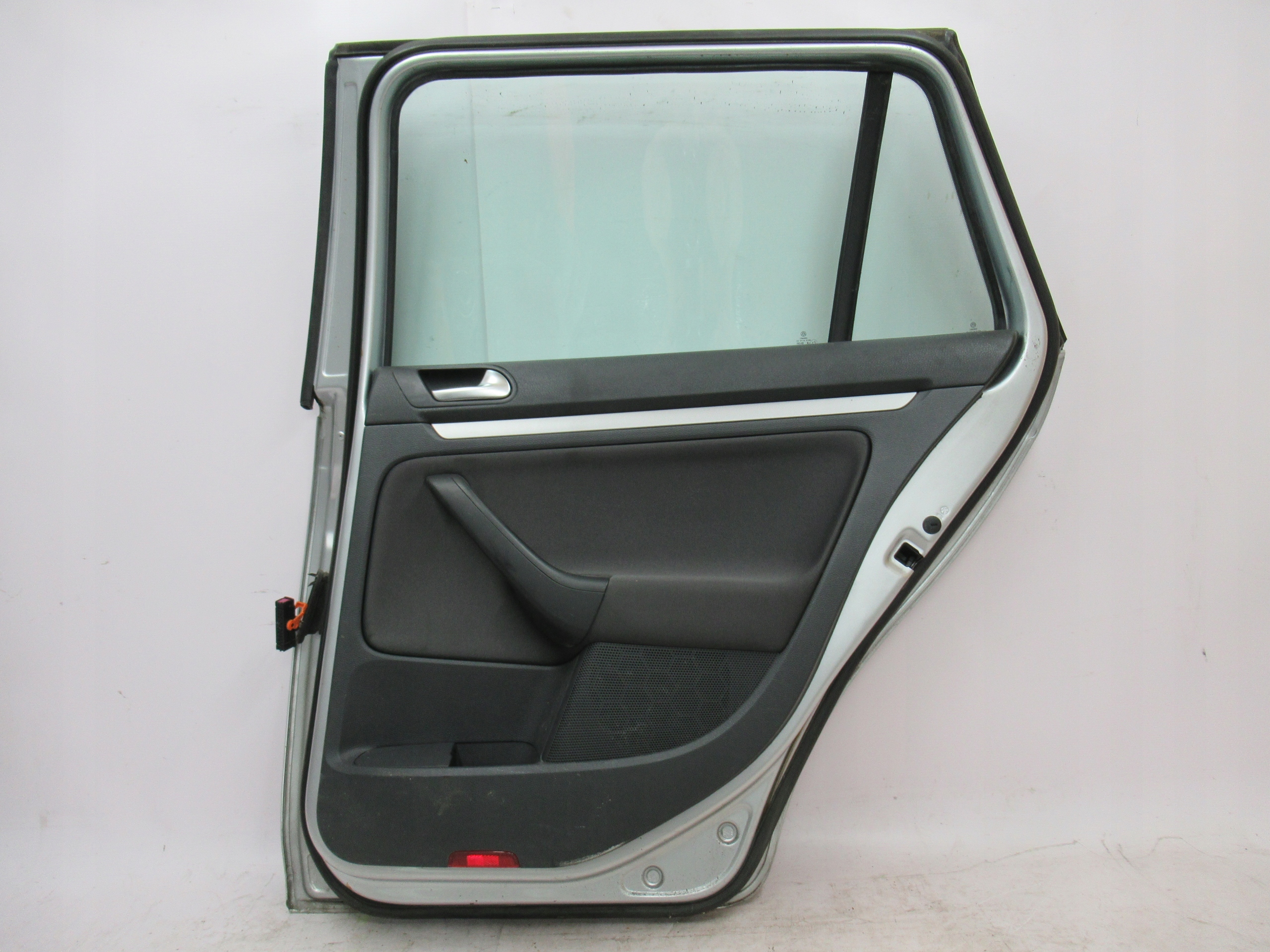 PRAVÉ ZADNÉ DVERE VW GOLF V KOMBI