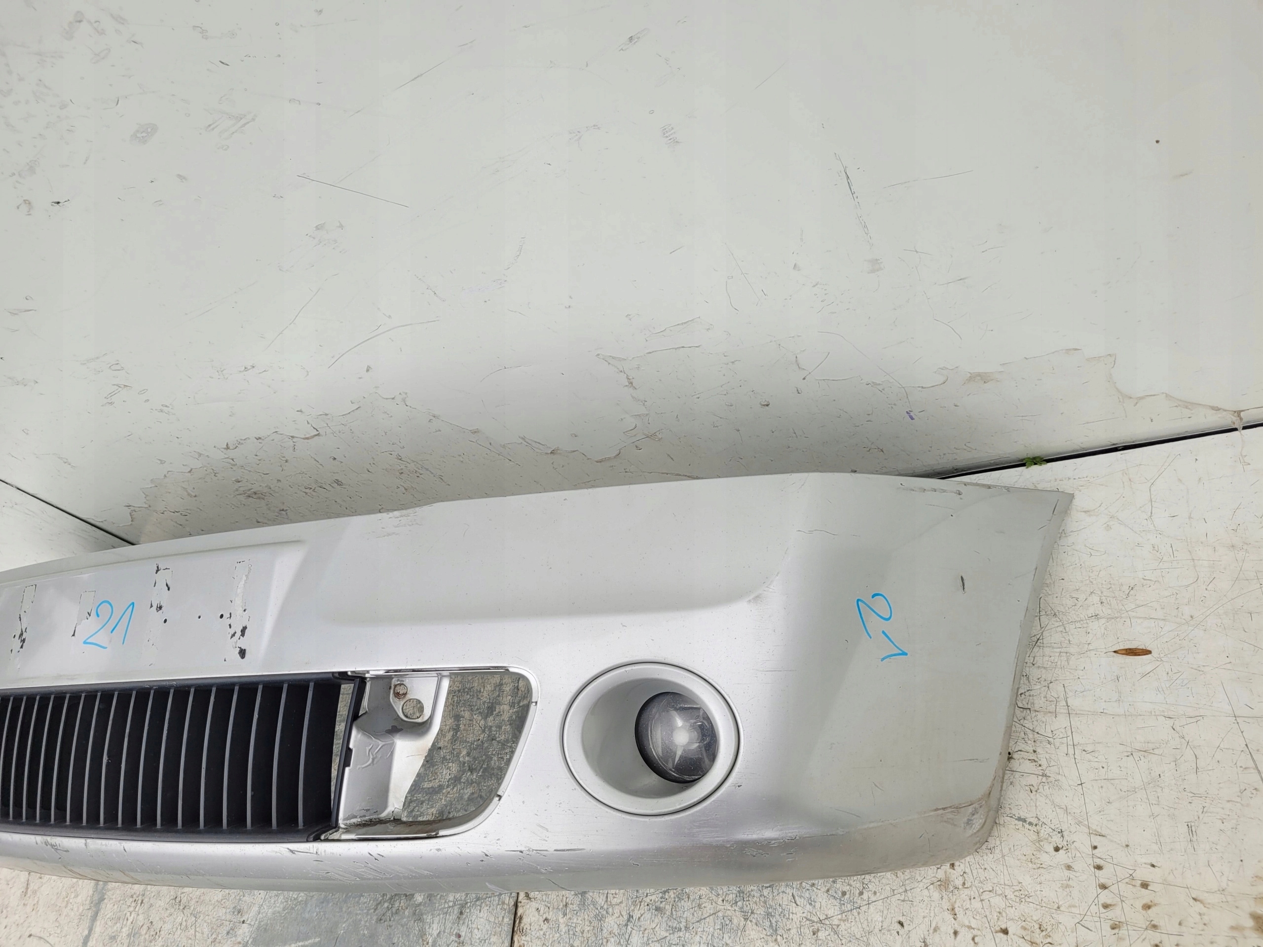 SKODA OCTAVIA II 2 RS PREDNÝ NÁRAZNÍK