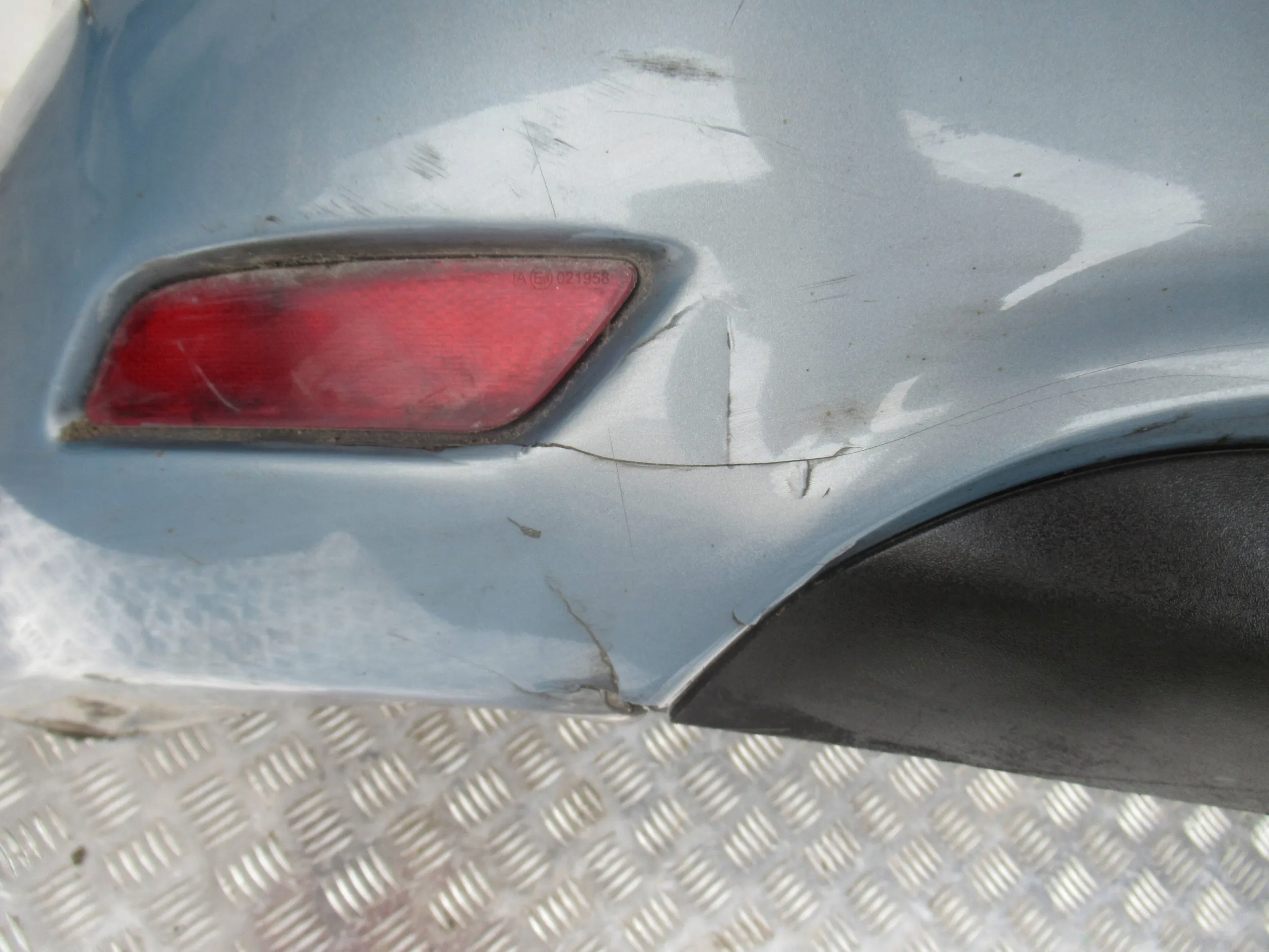 ZADNÝ NÁRAZNÍK FORD FOCUS 2 MK2 KOMBI LIFT 08-