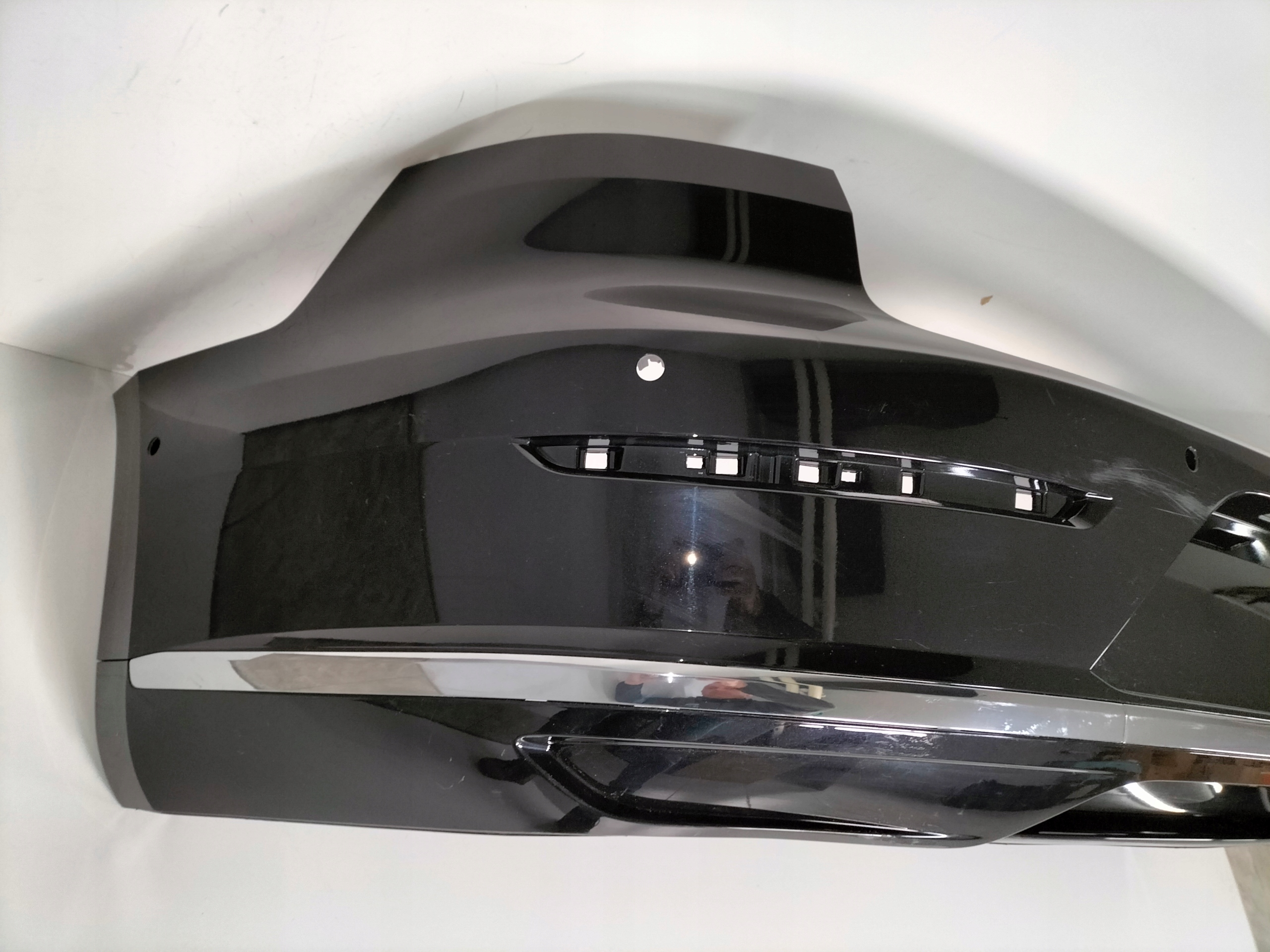 ZADNÝ NÁRAZNÍK VW ARTEON 3G8 17-