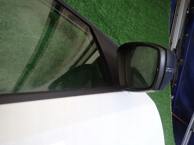 VW POLO 09- PRAVE PREDNE DVERE