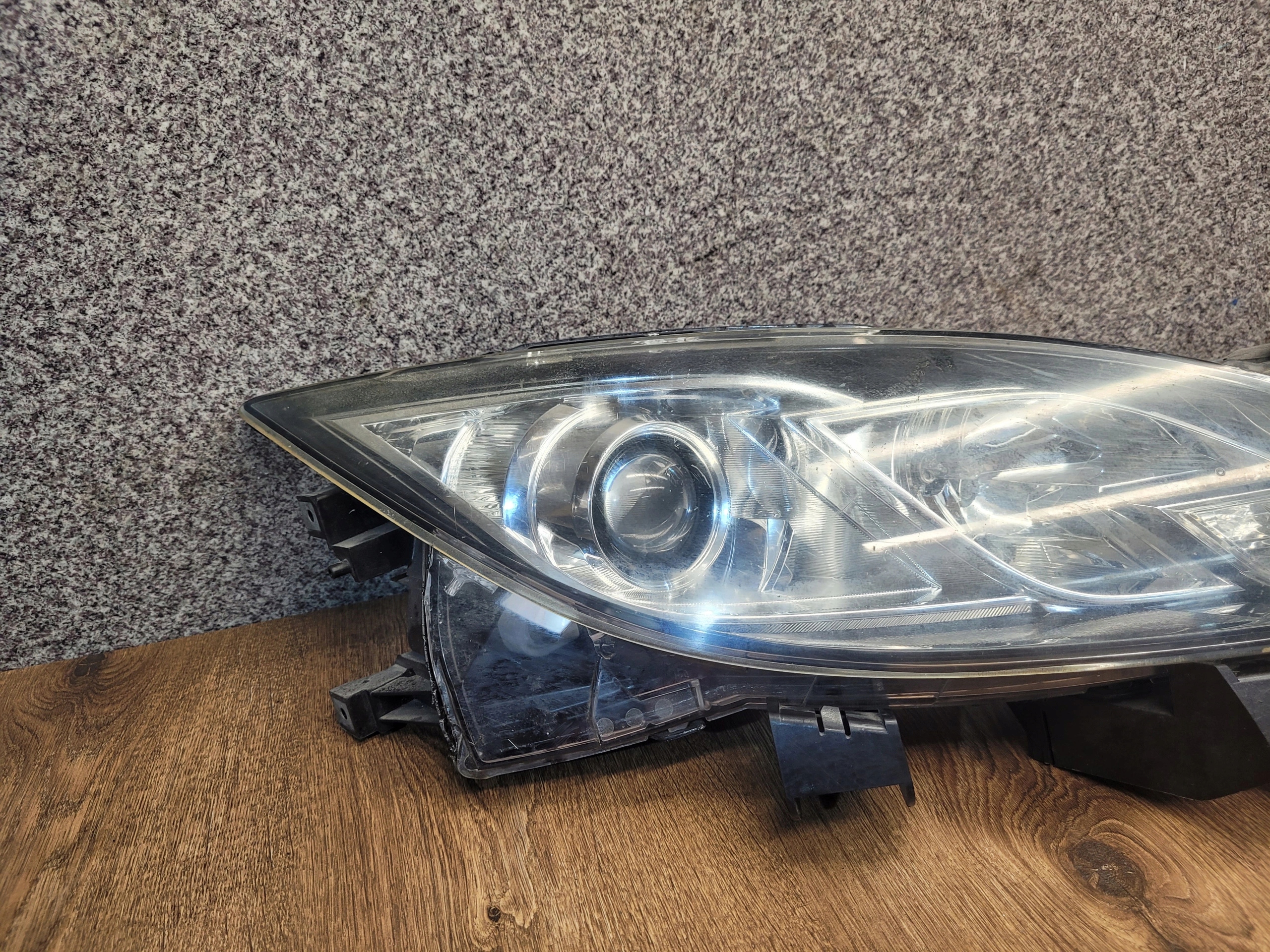 MAZDA 6 GH PRAVÉ PREDNÉ SVETLO