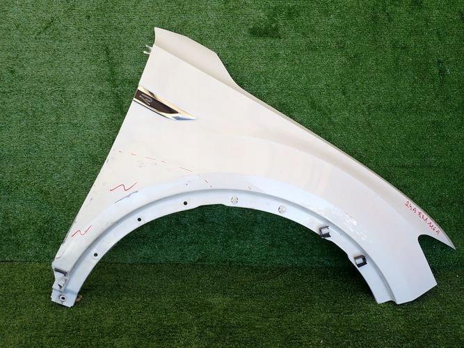 VW T-ROC TROC PRAVY PREDNY BLATNIK