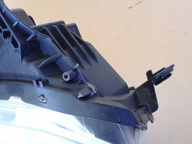 CITROEN C5 XENON LIFT 11- PRAVE PREDNE SVETLO 9674869880