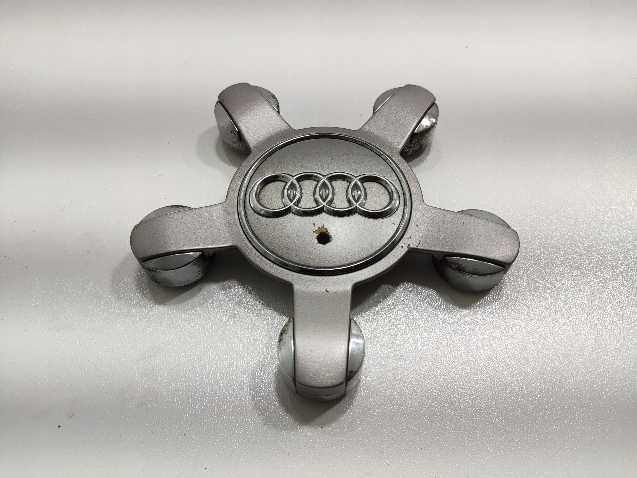 ORIGINALNY PUKLICA HLINIKOVEHO DISKU AUDI Q5 I 8R 8R0601165 2008-16