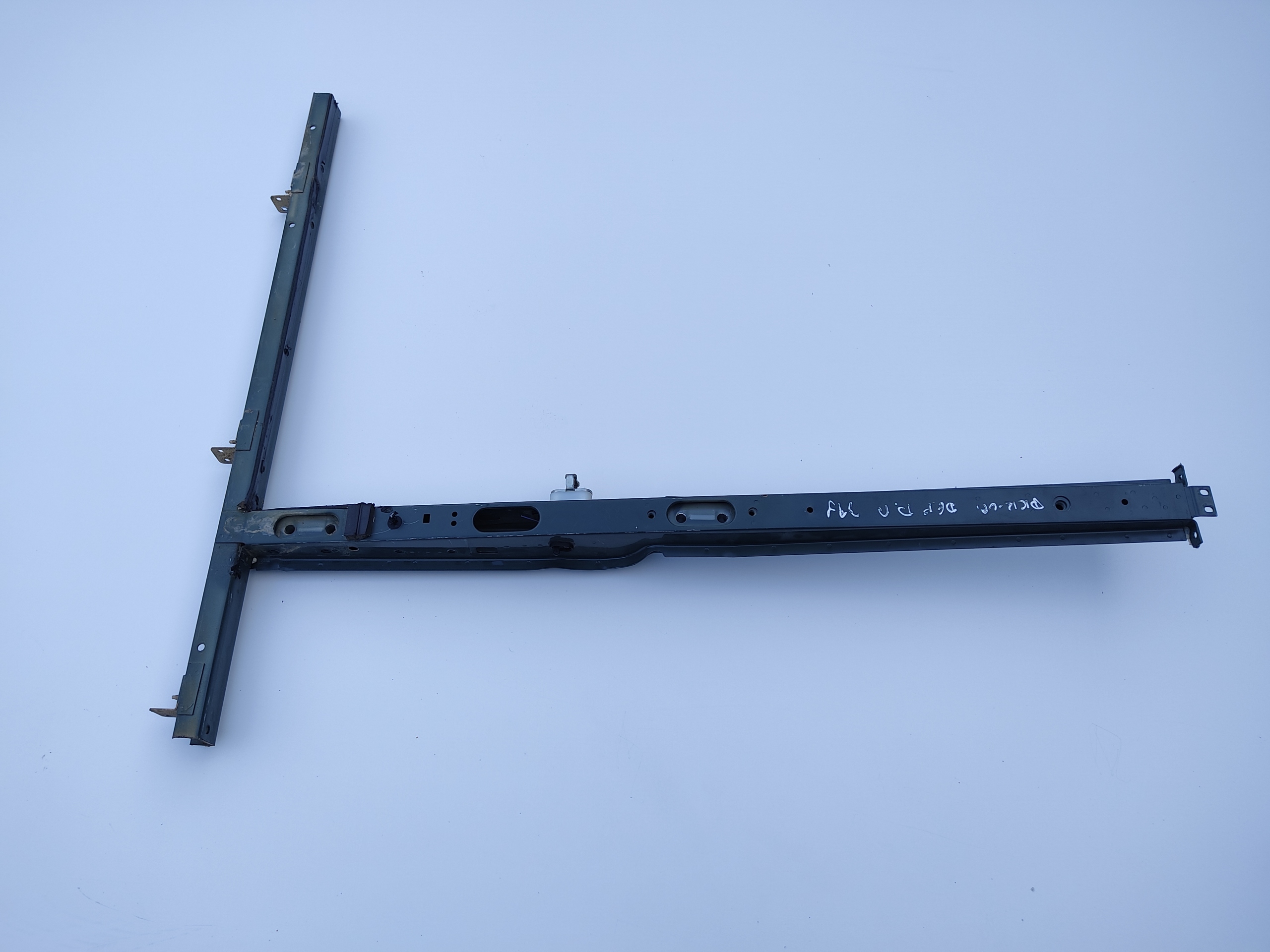 VÝSTUHA STĹPIK PRAVÝCH DVERÍ LAND ROVER DEFENDER 1999-2014