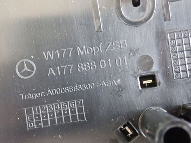 MERCEDES A-KLASA W177 177 ZNAK A1778880101
