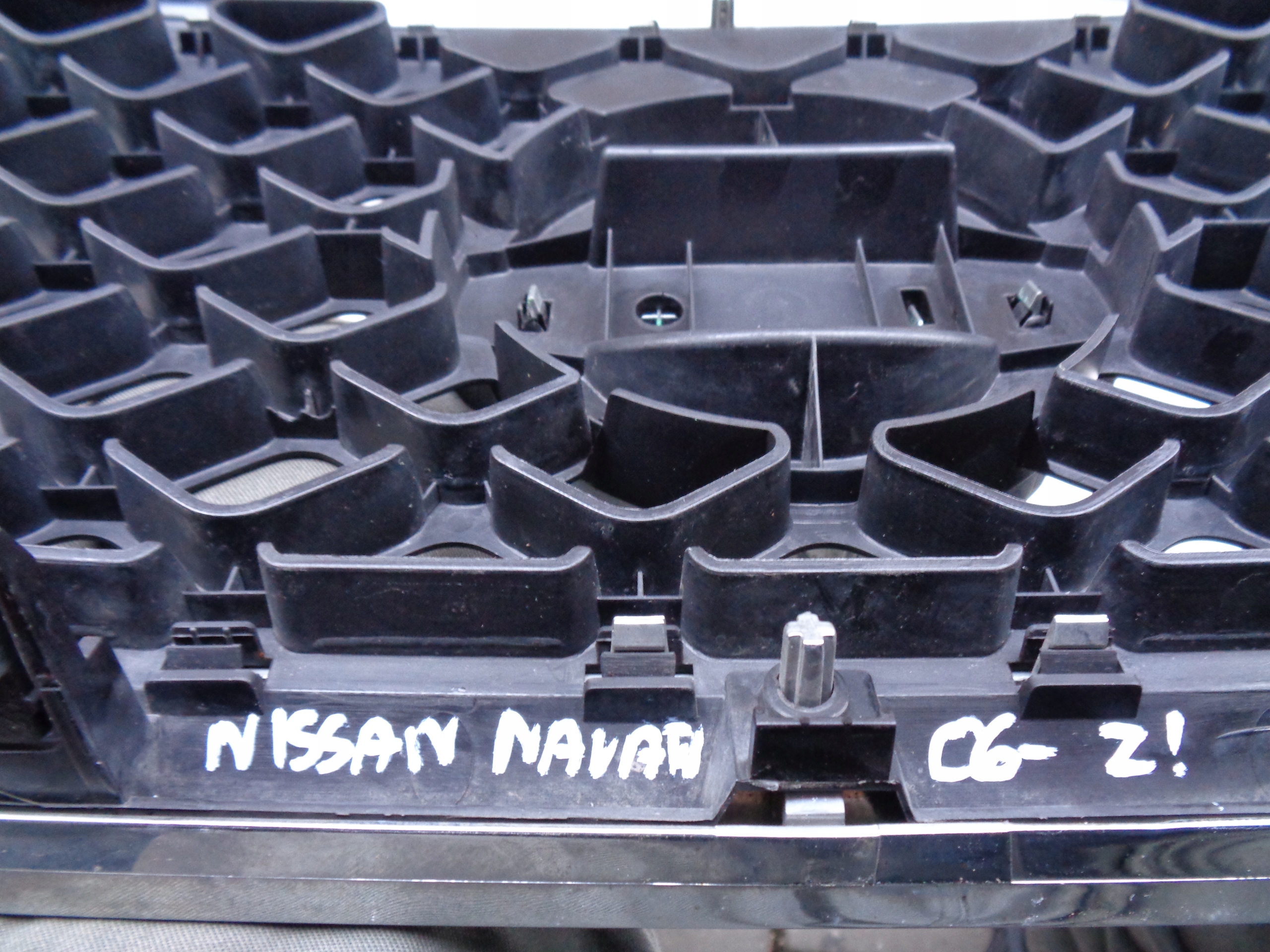 MRIEZKA LISTA NISSAN NAVARA D40 06-