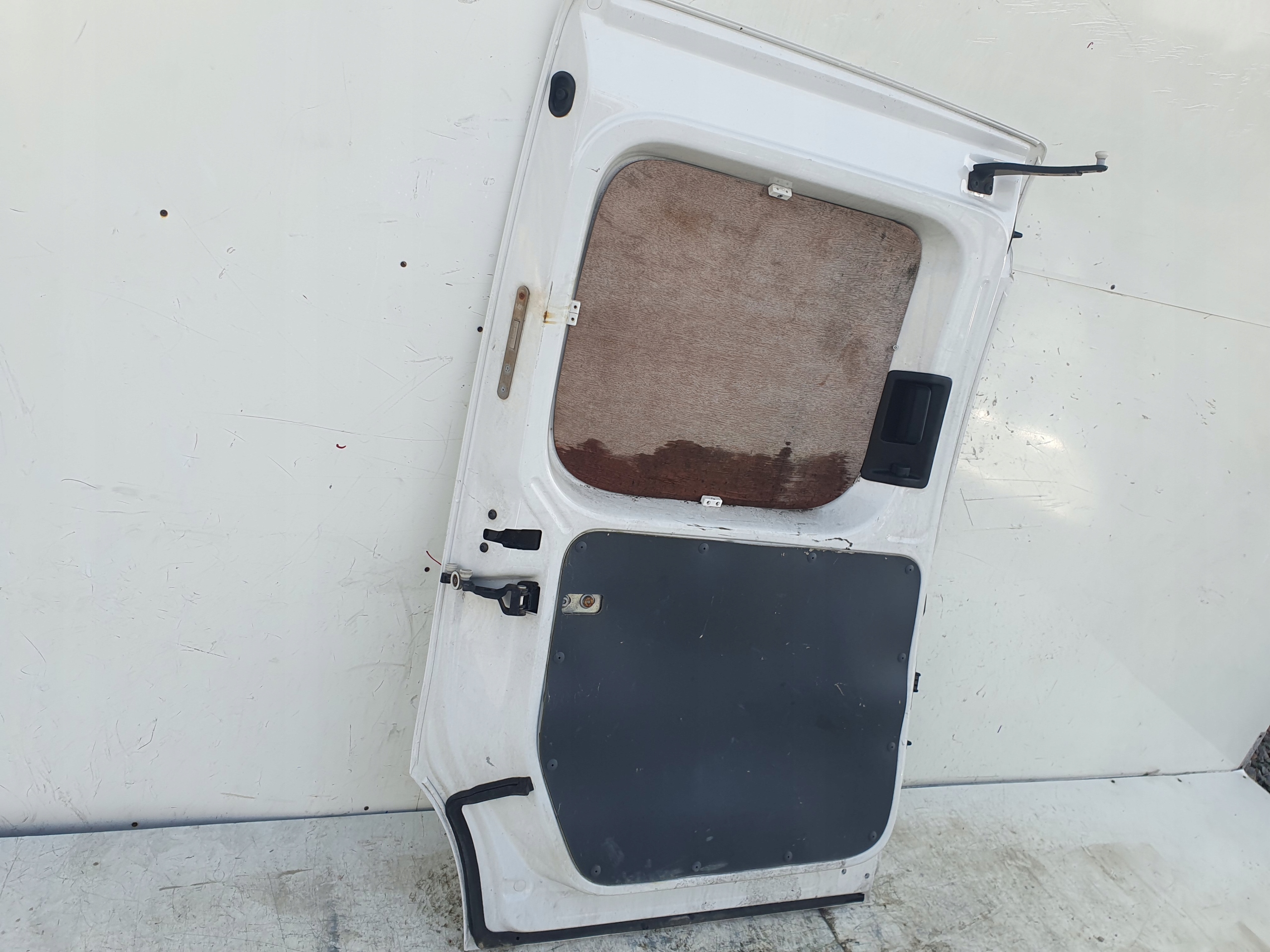 VW Caddy 2K5 03- LAVE ZADNE DVERE POSUVNE