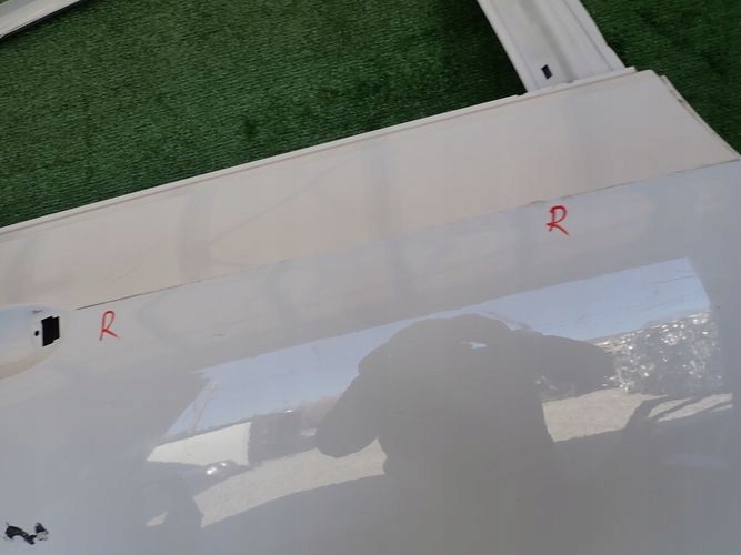 VW GOLF VIII 8 HB PRAVE ZADNE DVERE