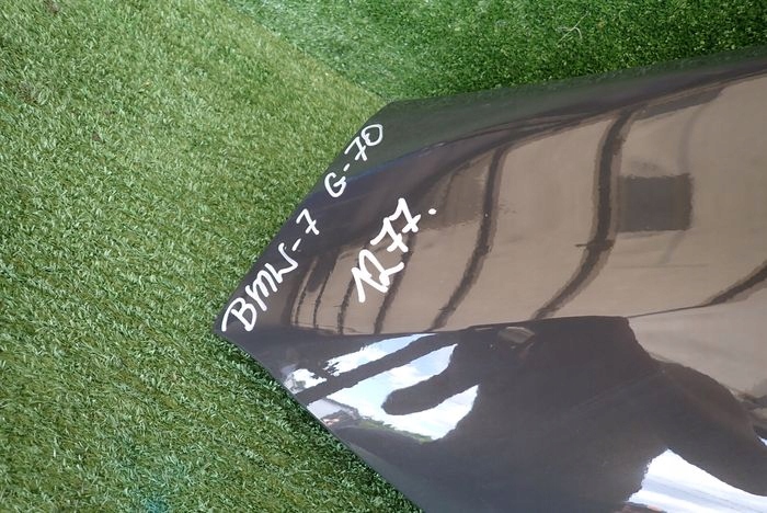 BMW 7 G70 22- ĽAVÝ PREDNÝ BLATNÍK