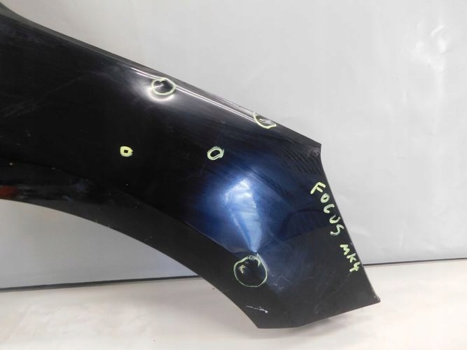 FORD FOCUS MK4 IV 18- PRAVY PREDNY BLATNIK