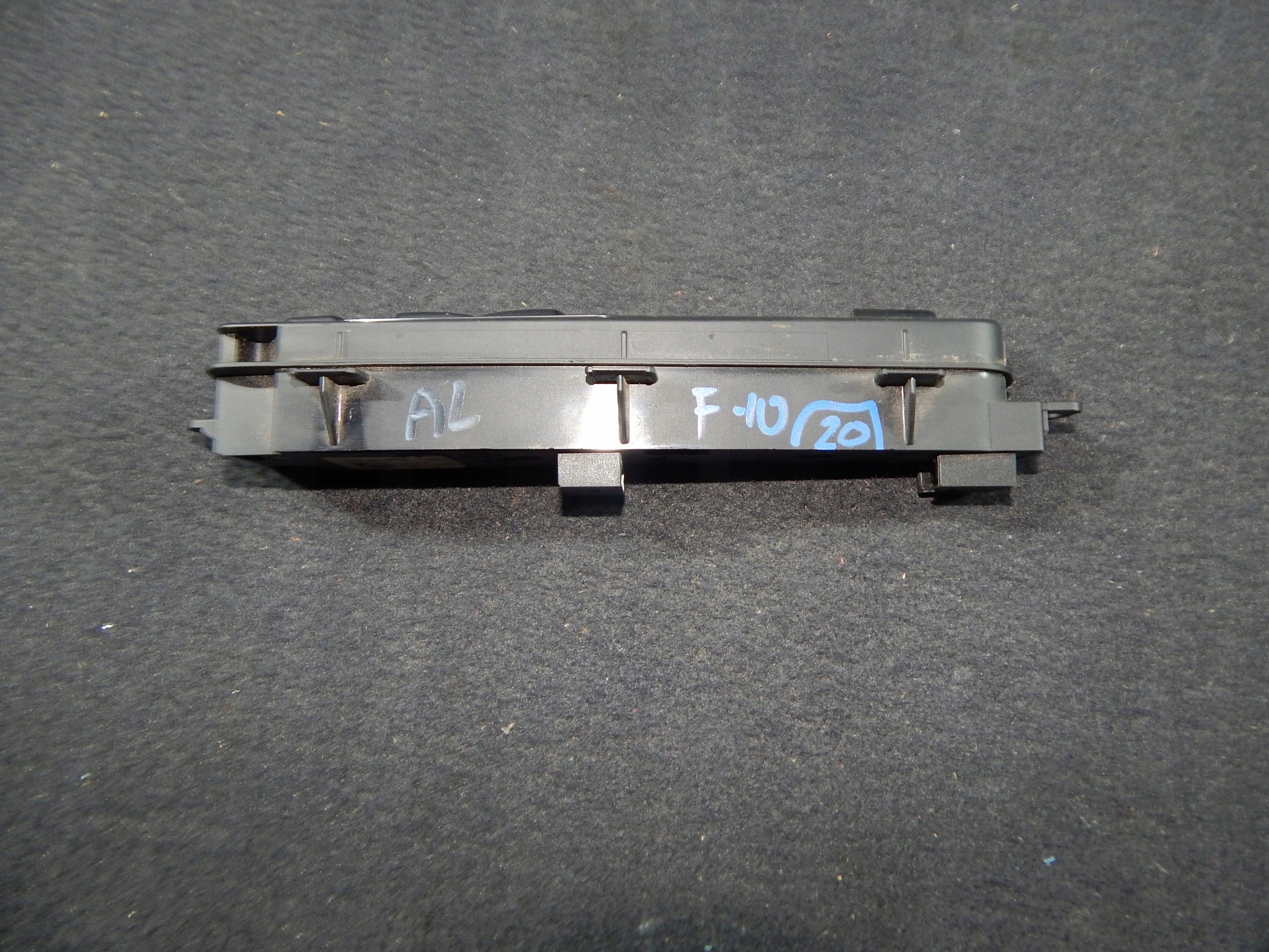 BMW F10 F11 OVLÁDACÍ PANEL PODVOZKU