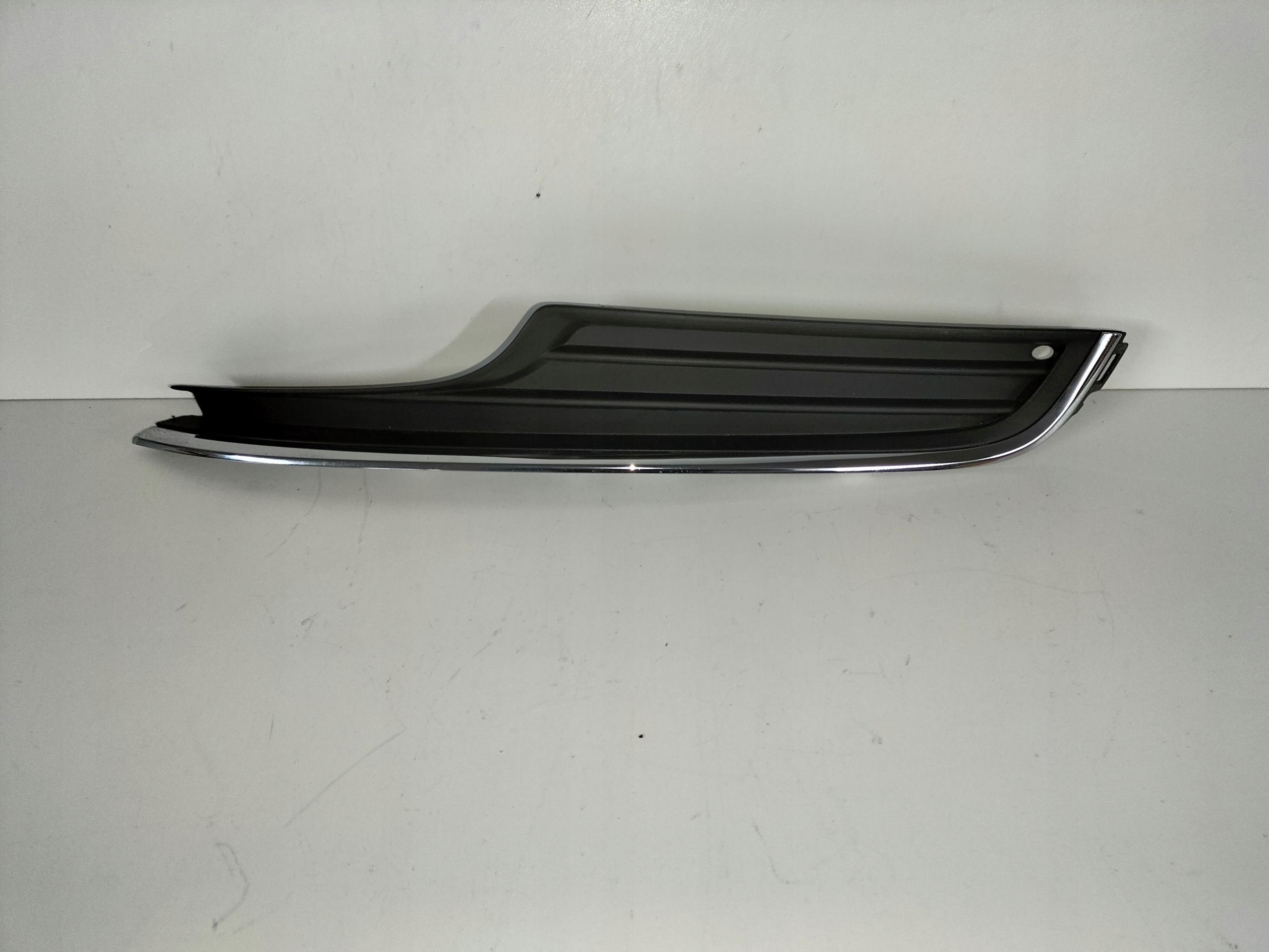 ĽAVÁ LIŠTA MRIEŽKA NÁRAZNÍKA VW GOLF 7 VII 12-17 SPODNA