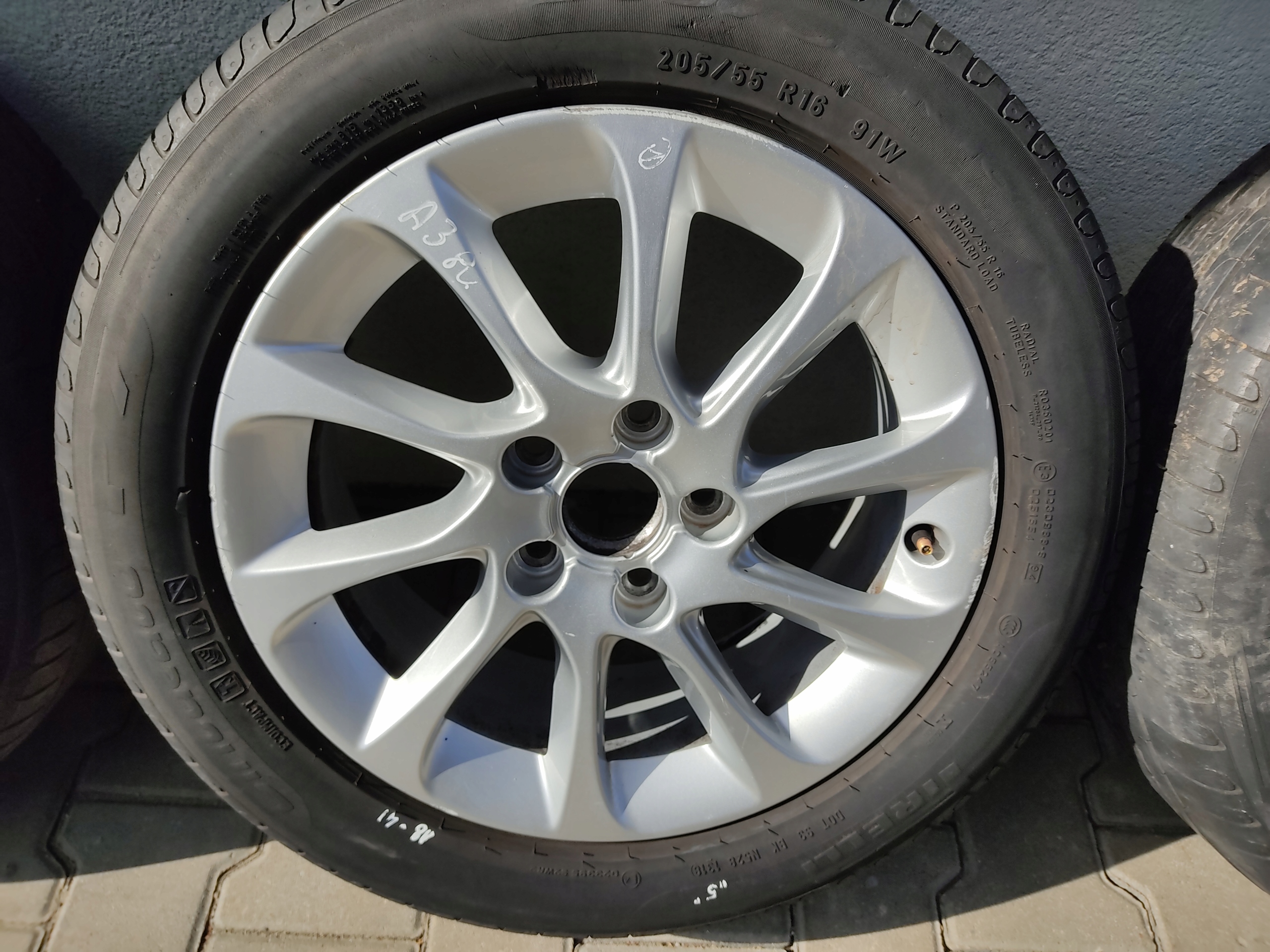 KOLESA LETNE PNEUMATIKY HLINIKOVE DISKY 16 AUDI A3 8V 5×112 6.5J 8V0601025BM