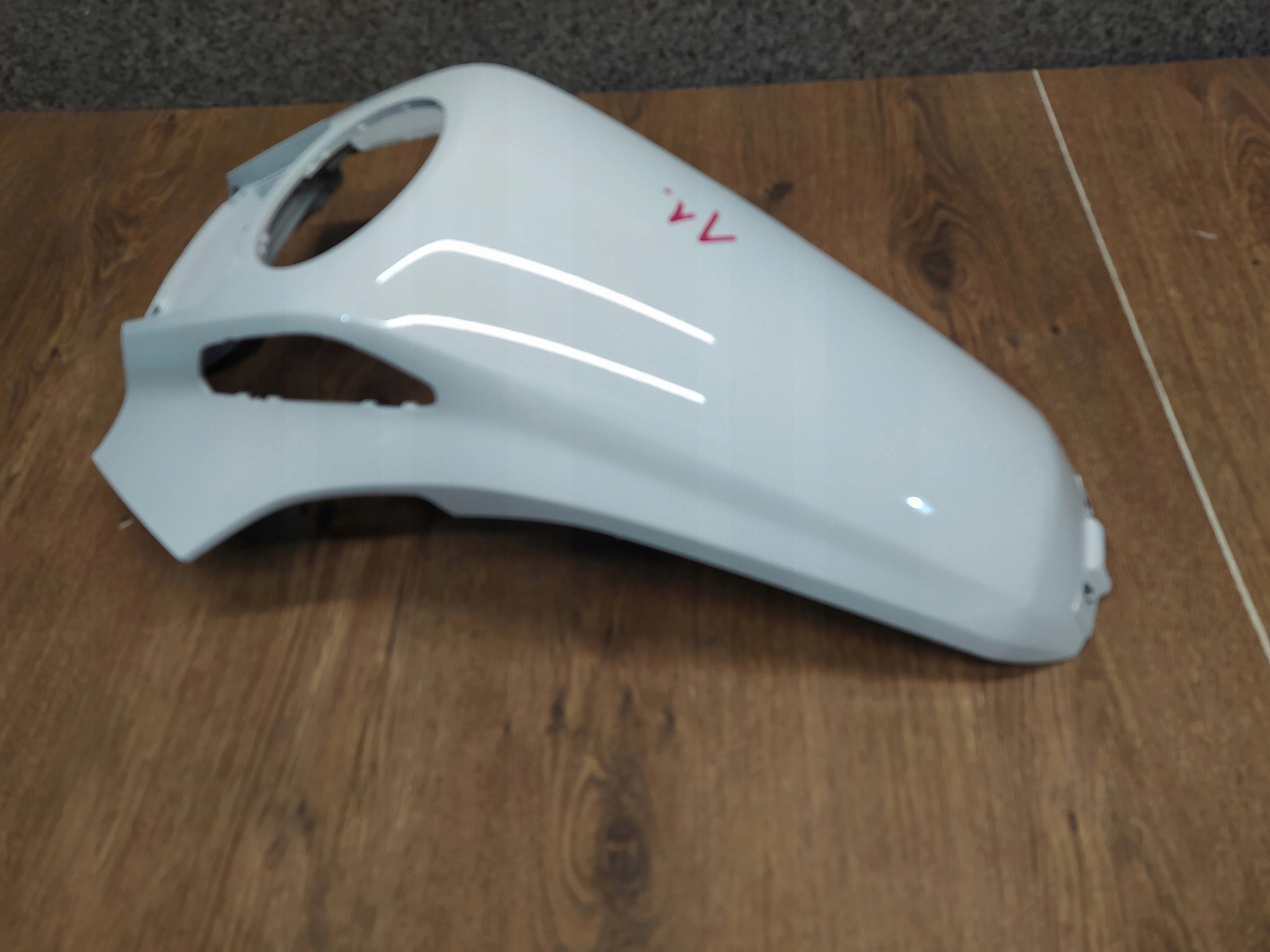 BMW K51 KRYT PALIVOVEJ NÁDRŽE 8561761