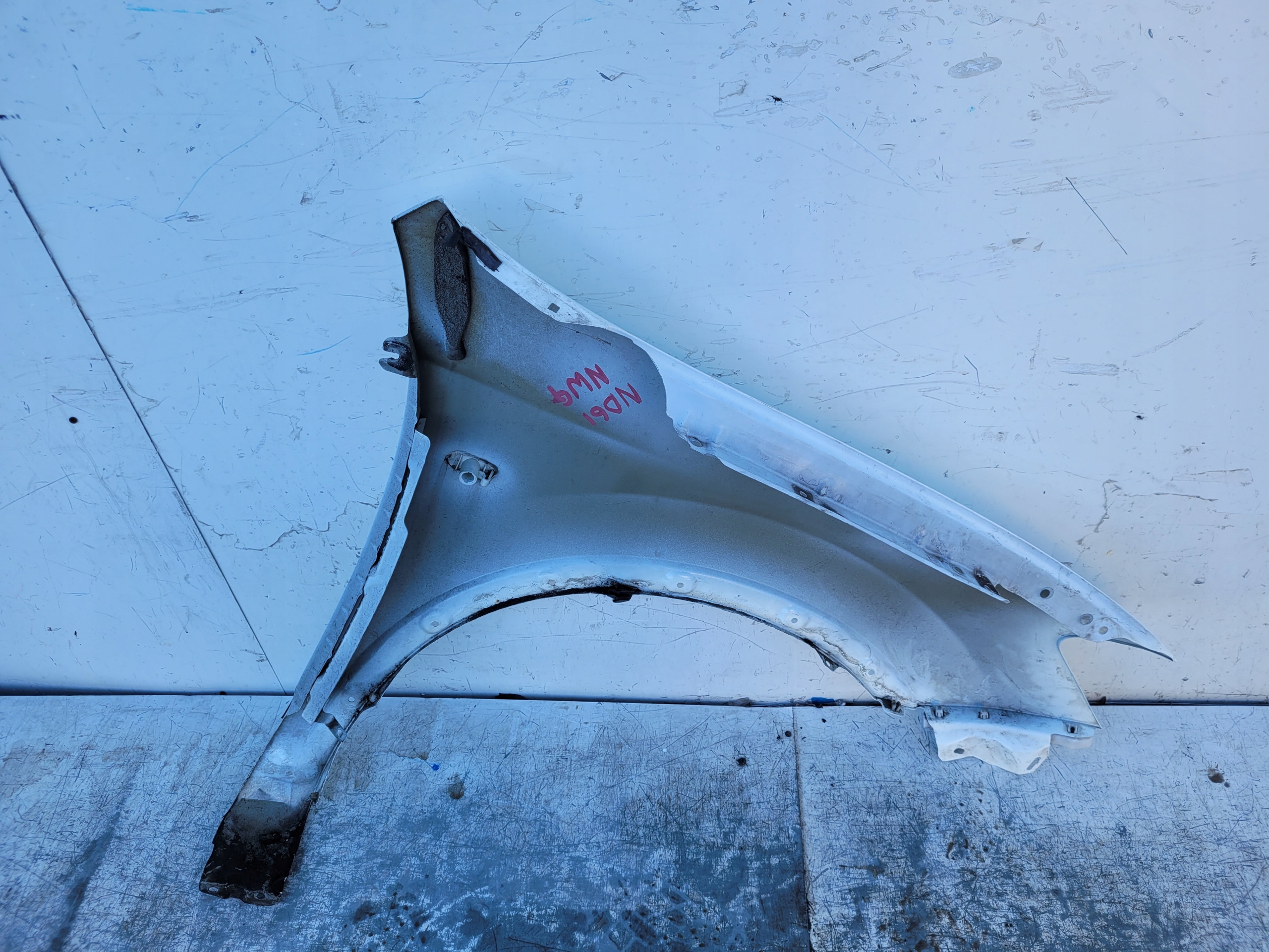 NISSAN QASHQAI J10 LIFT ĽAVÝ PREDNÝ BLATNÍK