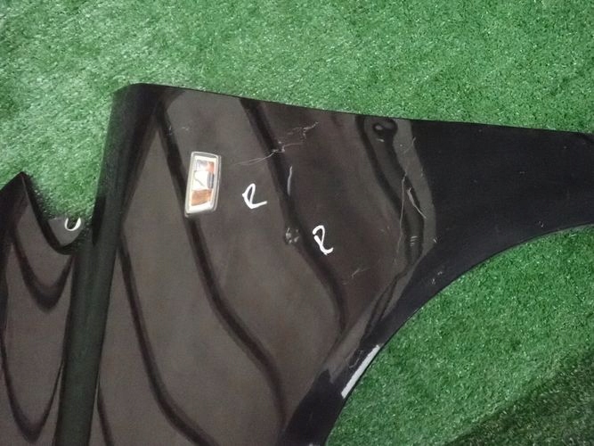 OPEL CORSA D ĽAVÝ PREDNÝ BLATNÍK