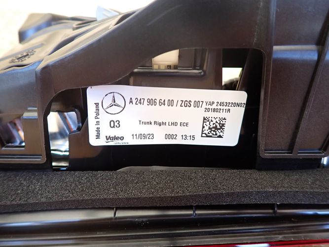 MERCEDES W247 247 B-KLASA LED PRAVE ZADNE SVETLO V KAPOTE A2479066400