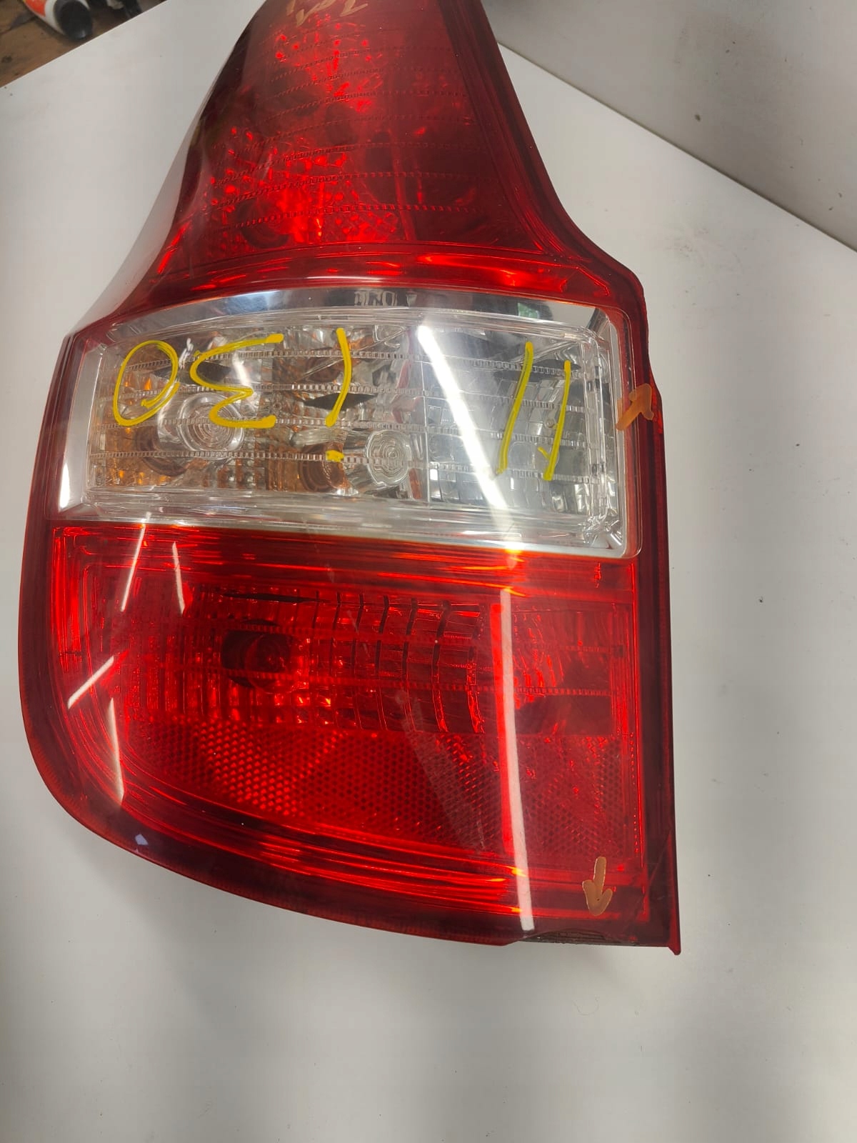 Hyundai i30 kombi 92401-2R1 LAVE ZADNE SVETLO JEMNE POSKODENIE