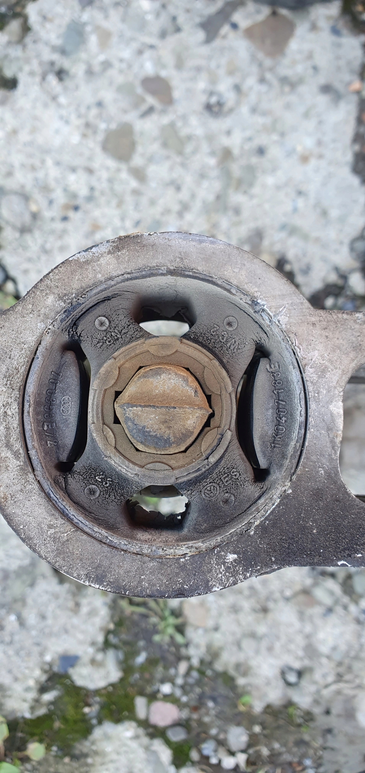 VW SCIROCCO ĽAVÉ PREDNÉ RAMENO 1K0407153G