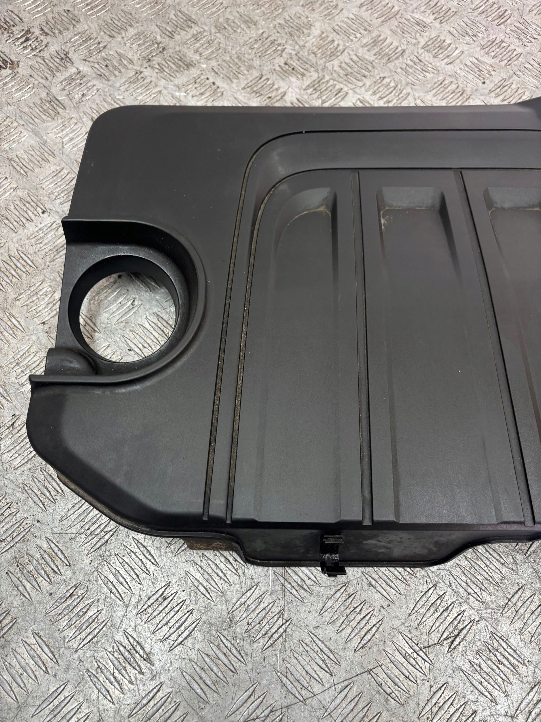 HORNÝ KRYT MOTORA FIAT SEDICI 2.0 M-JET