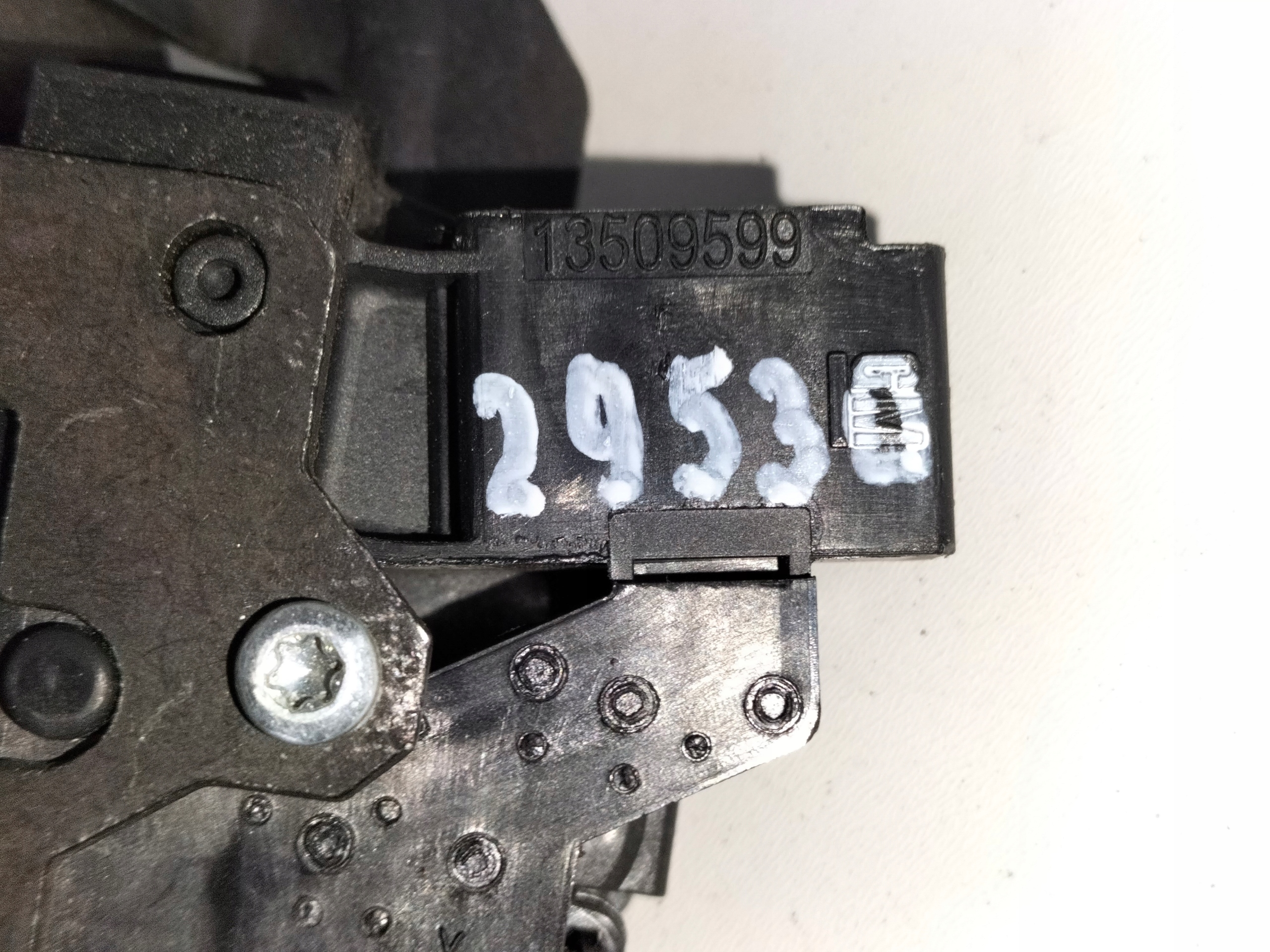 ZAMOK ZADNEJ KAPOTY OPEL ASTRA V K 15- KOMBI