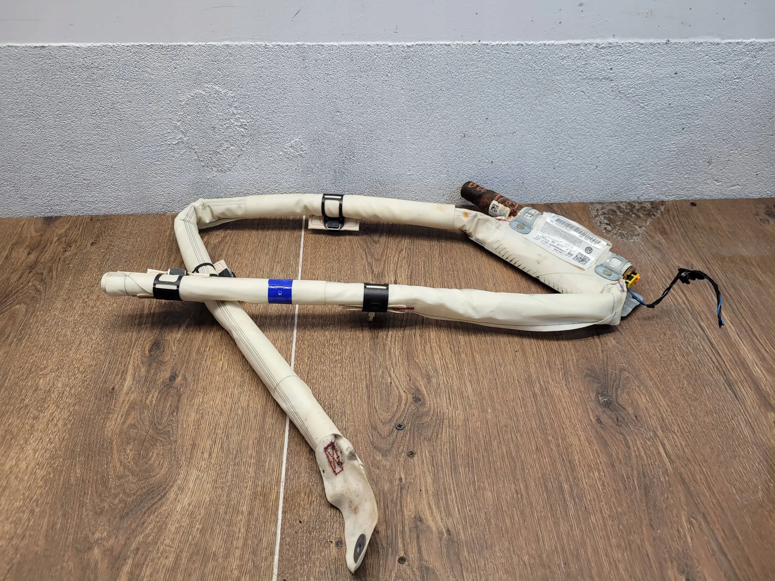 Volkswagen Golf VI 6 5K6880742D PRAVY STROPNY AIRBAG