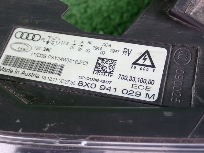 AUDI A1 BI XENON LED 10- LAVE PREDNE SVETLO