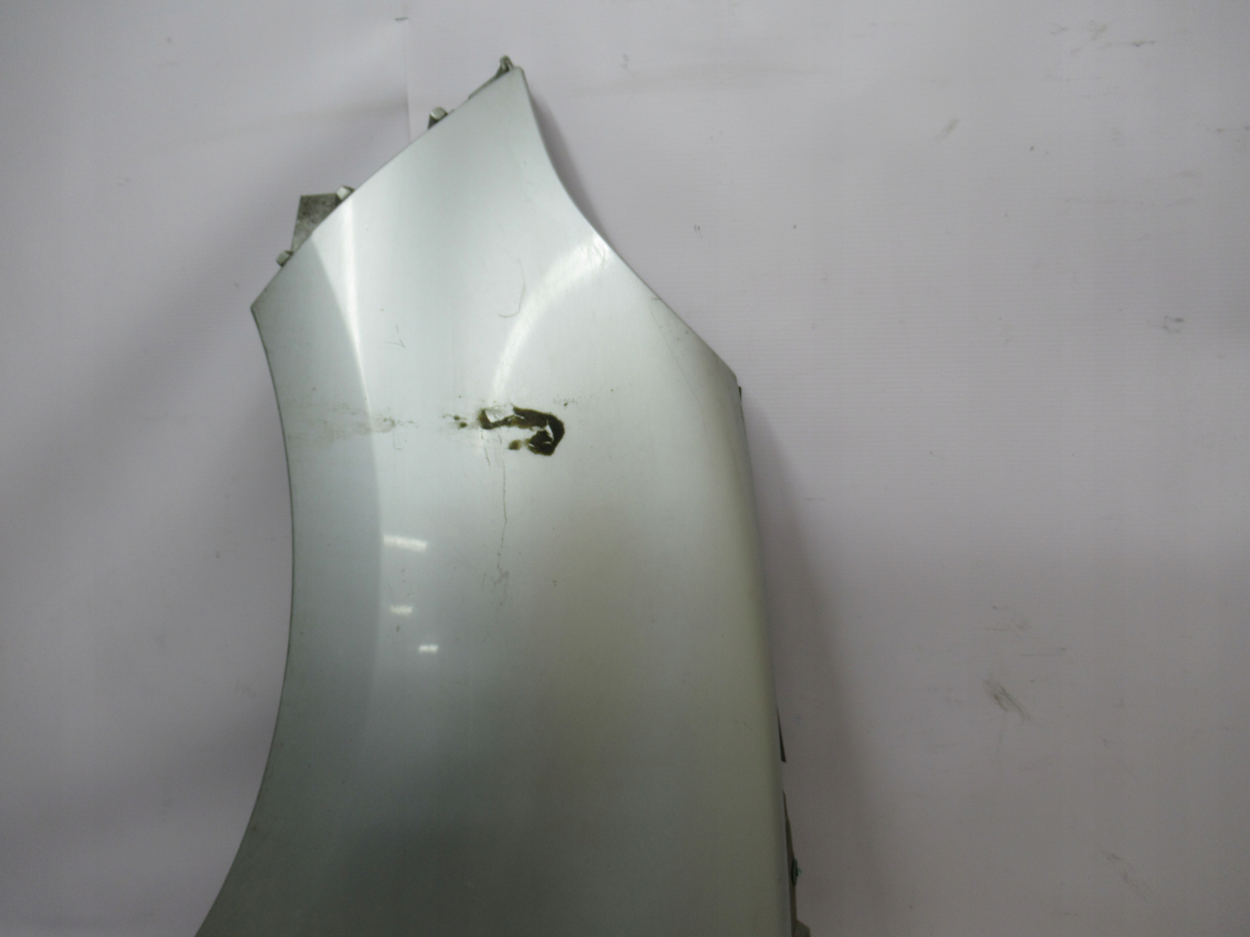 ĽAVÝ PREDNÝ BLATNÍK RENAULT SCENIC III 3