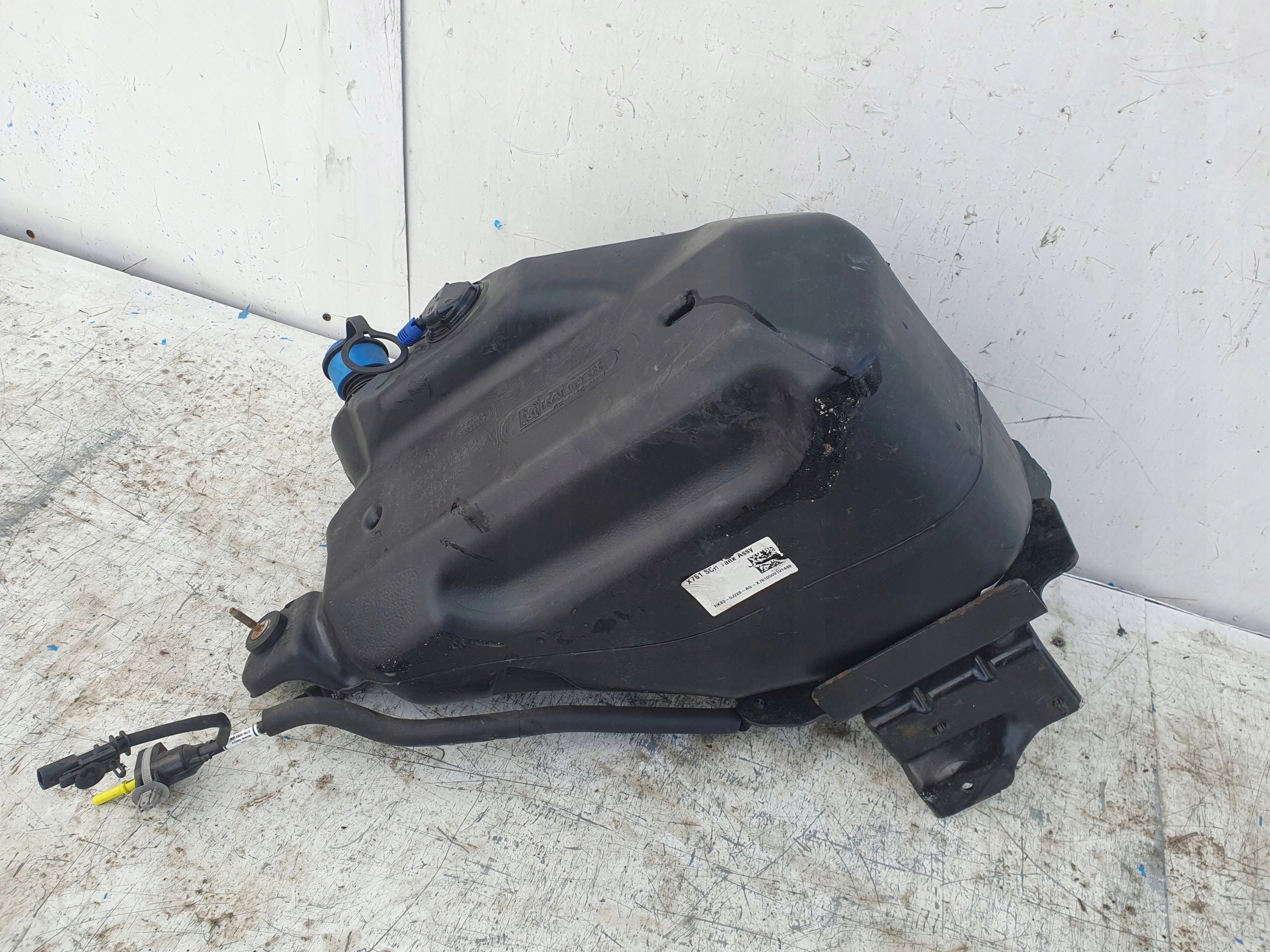 JAGUAR F PACE NADOBKA ADBLUE HK83-5J228-A