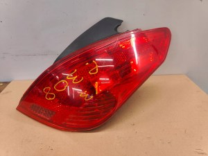 Peugeot 308 9680425880 lift hb 5dr PRAVÉ ZADNÉ SVETLO Peugeot 308 9680425880 lift hb 5dr PRAVÉ ZADNÉ SVETLO